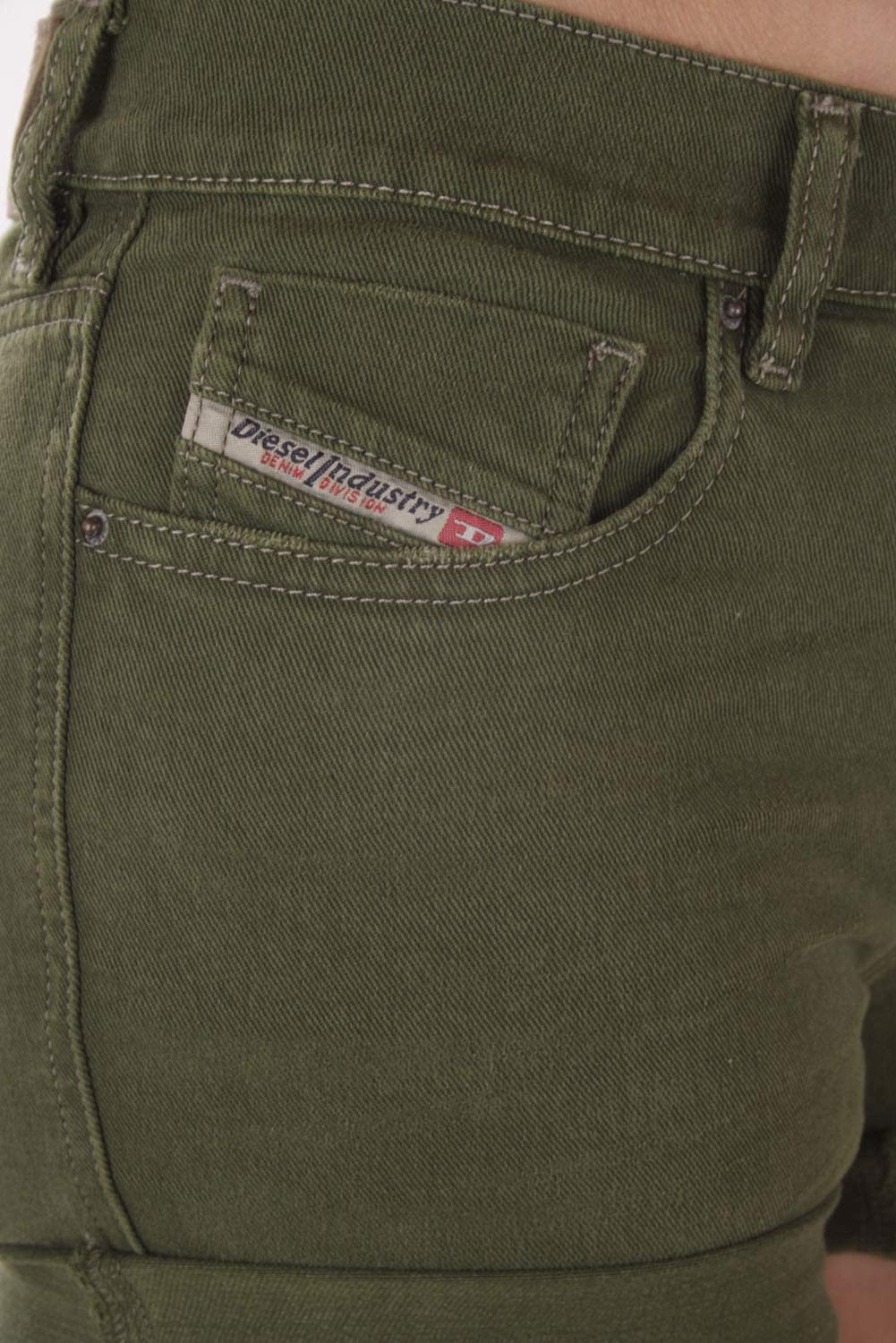 Diesel Jeansshorts Diesel Bootzee 0111D Stretch Regular Slim Shorts Damen Jeans
