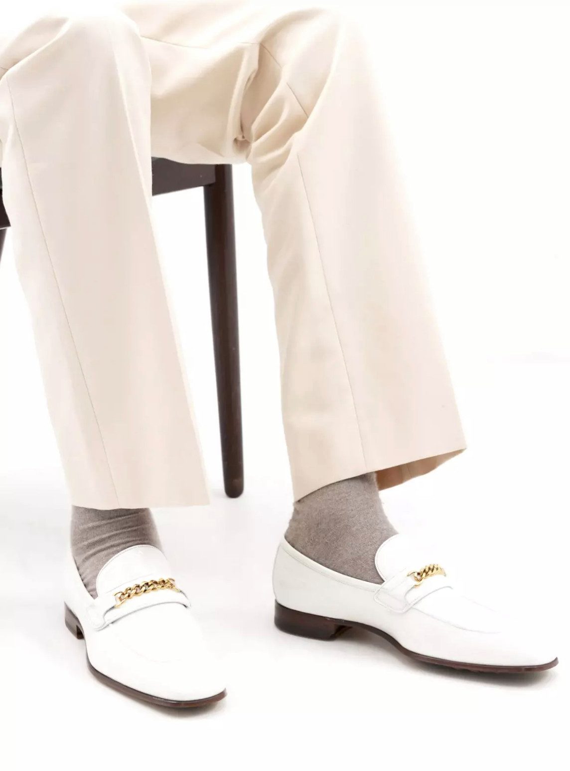 Tom Ford BAILEY Chain Loafer Slipper in Off-White Loafer Goldfarbene Kettenverzierung auf Samteinsatz