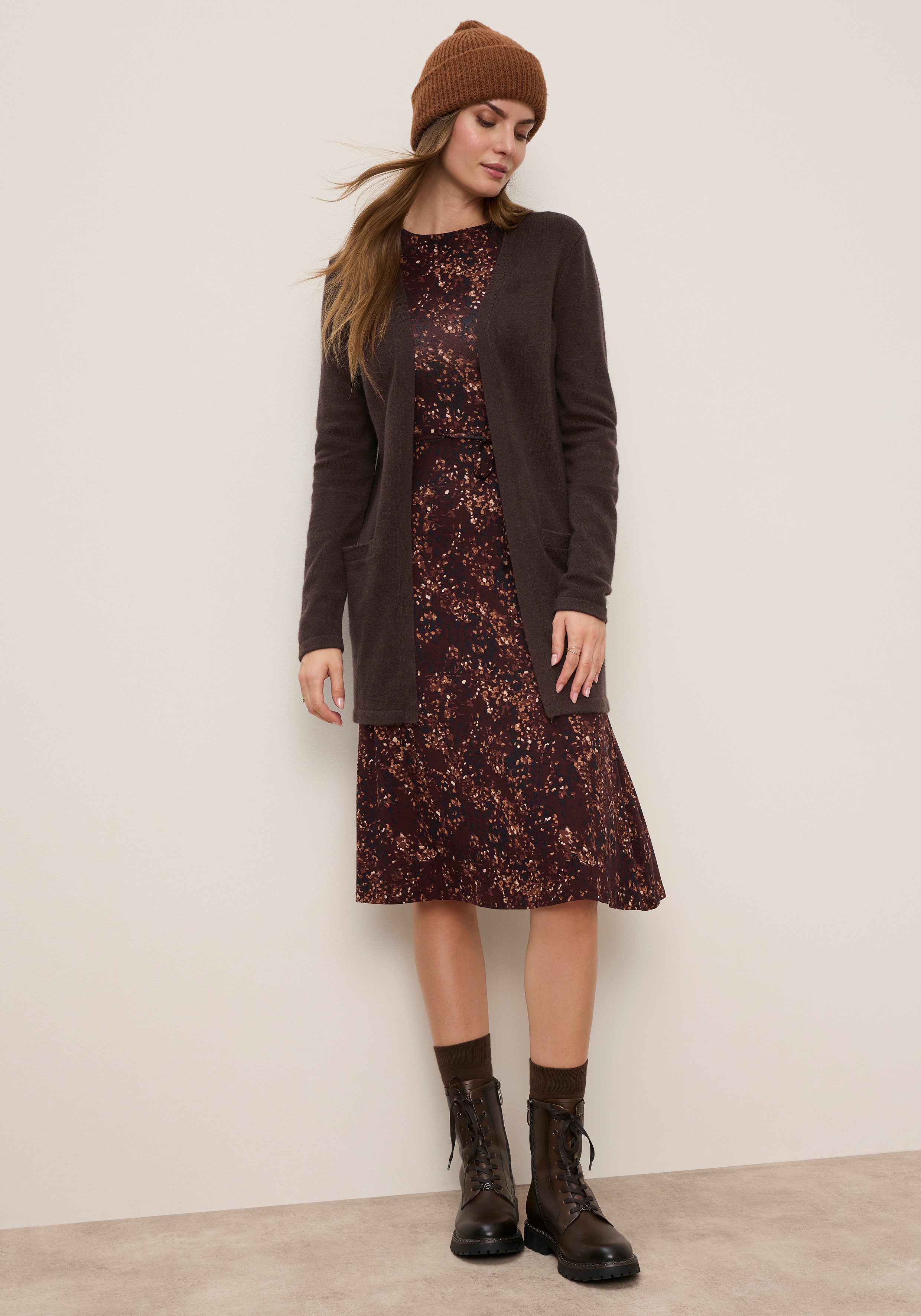 Zum Outfit 10