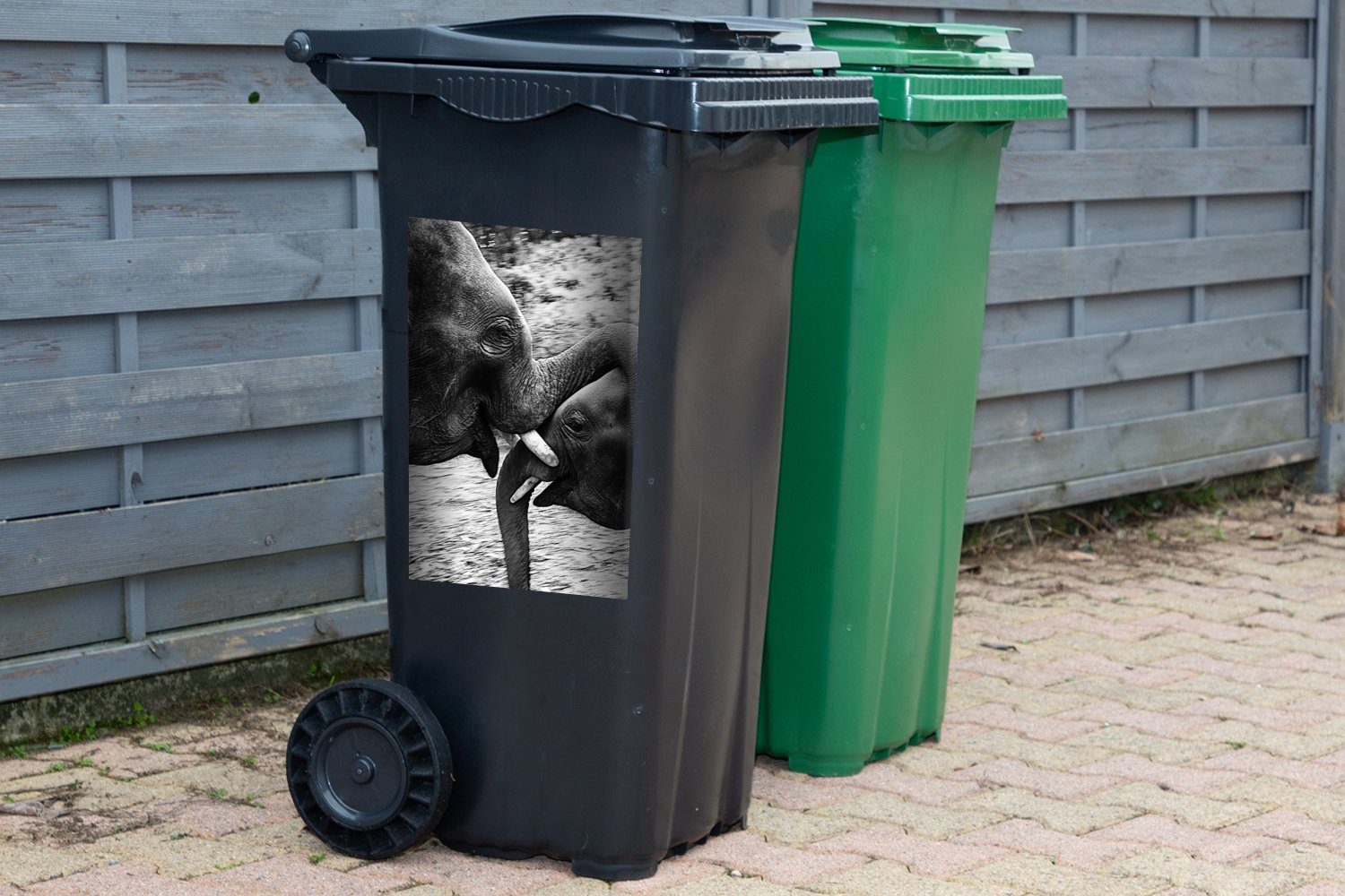 Mülltonne, Natur Tiere - Abfalbehälter Schwarz MuchoWow Mülleimer-aufkleber, weiß - Wandsticker Sticker, St), (1 Container, Elefant - und
