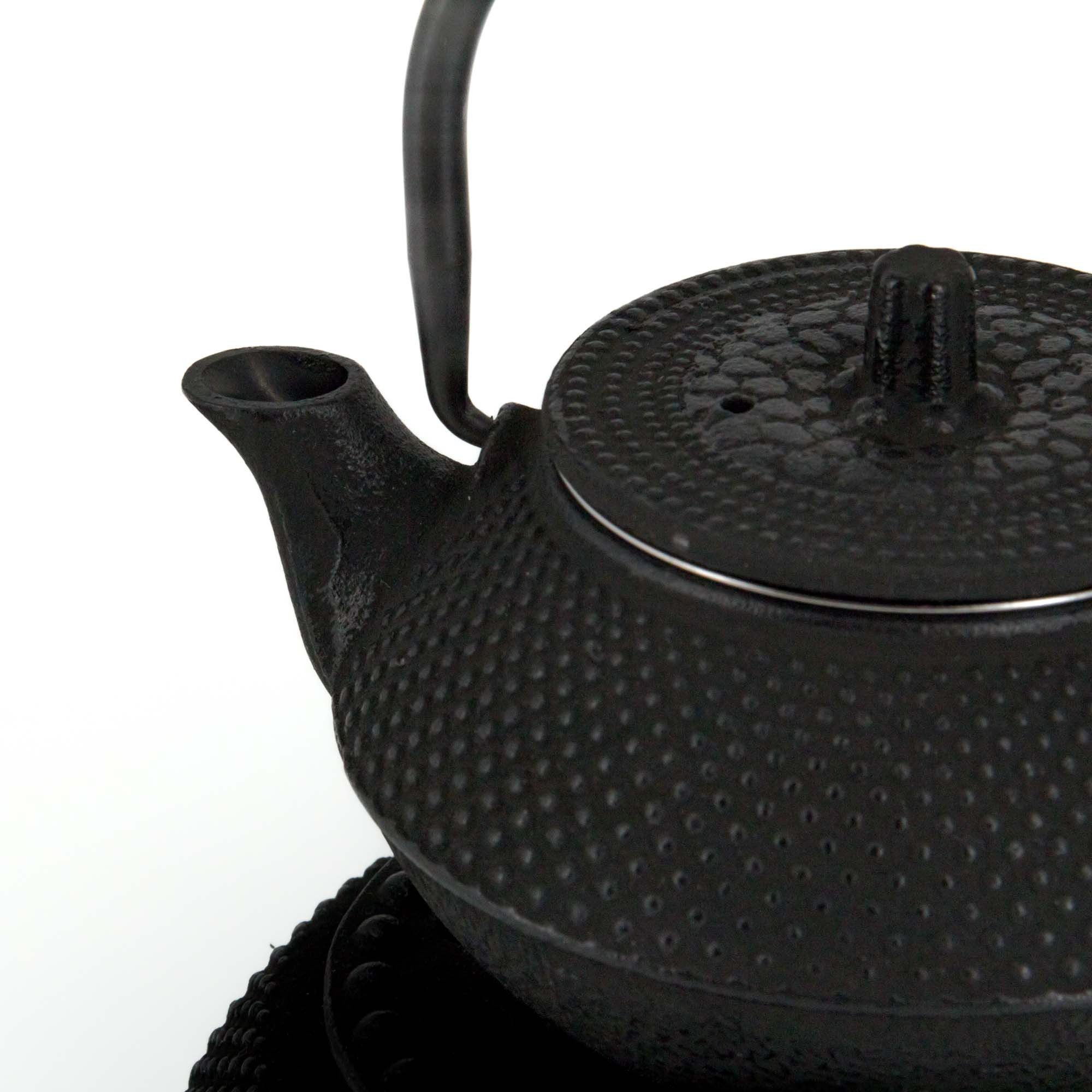 teayumi Teekanne ARARE Tetsubin Set Mini Gusseisenkanne 300 ml Schwarz, 0.3 l, (Set, 5-teilig), mit herausnehmbaren Edelstahlsieb, mit Henkel