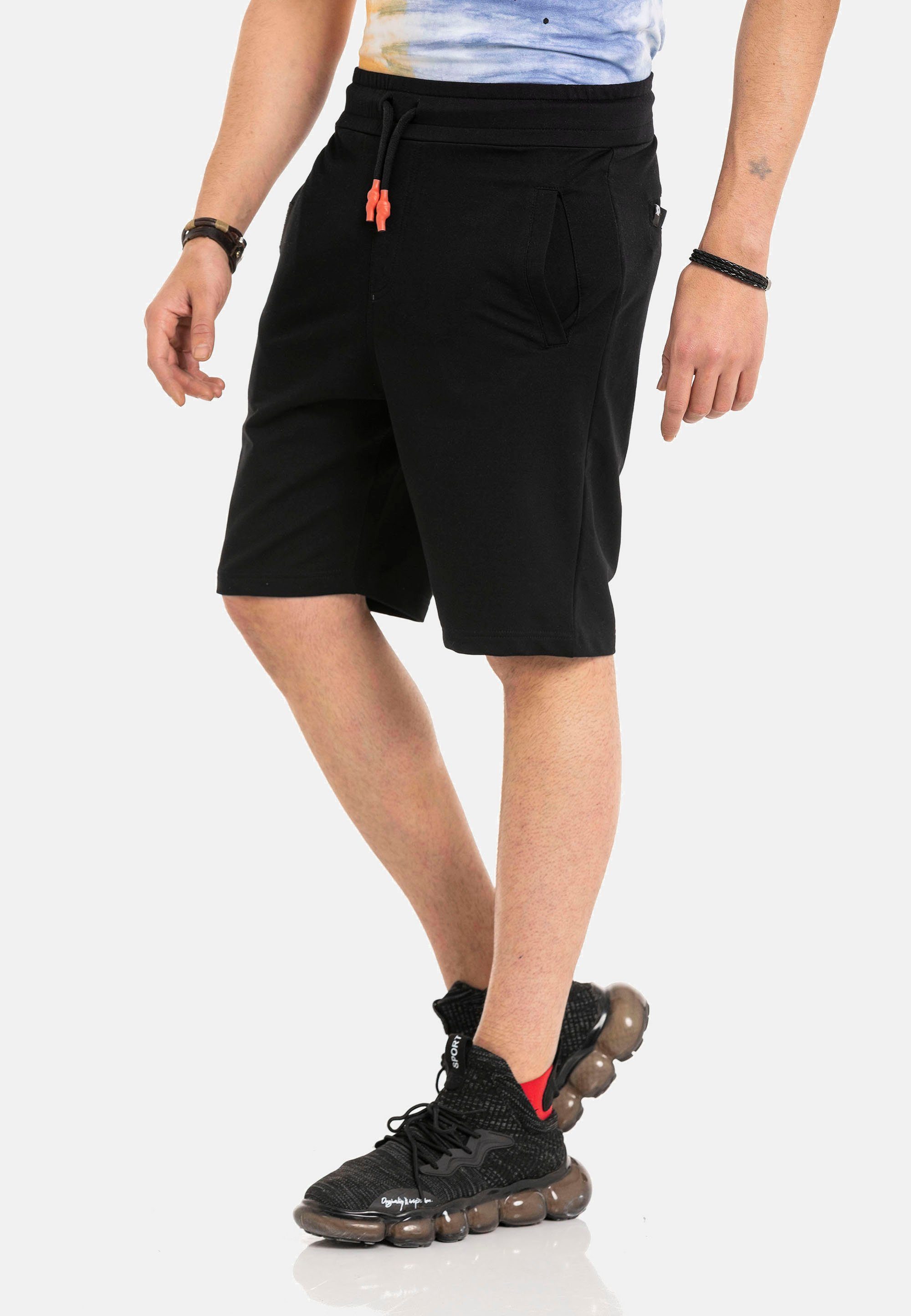 Cipo & Baxx Shorts in Look sportlichem schwarz