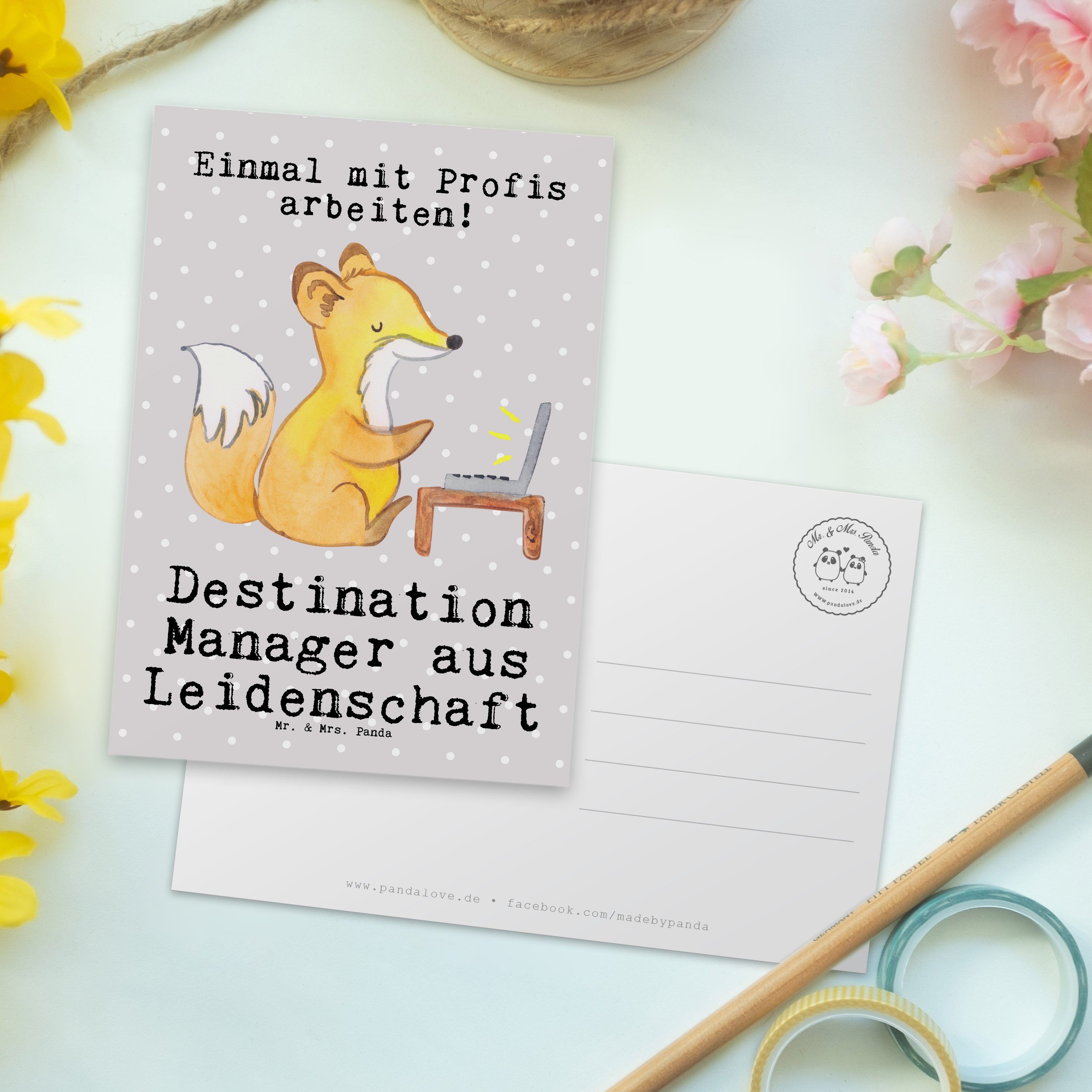 Grußk Postkarte Mr. Geschenk, aus Grau Destination & Leidenschaft - Pastell Mrs. - Panda Manager
