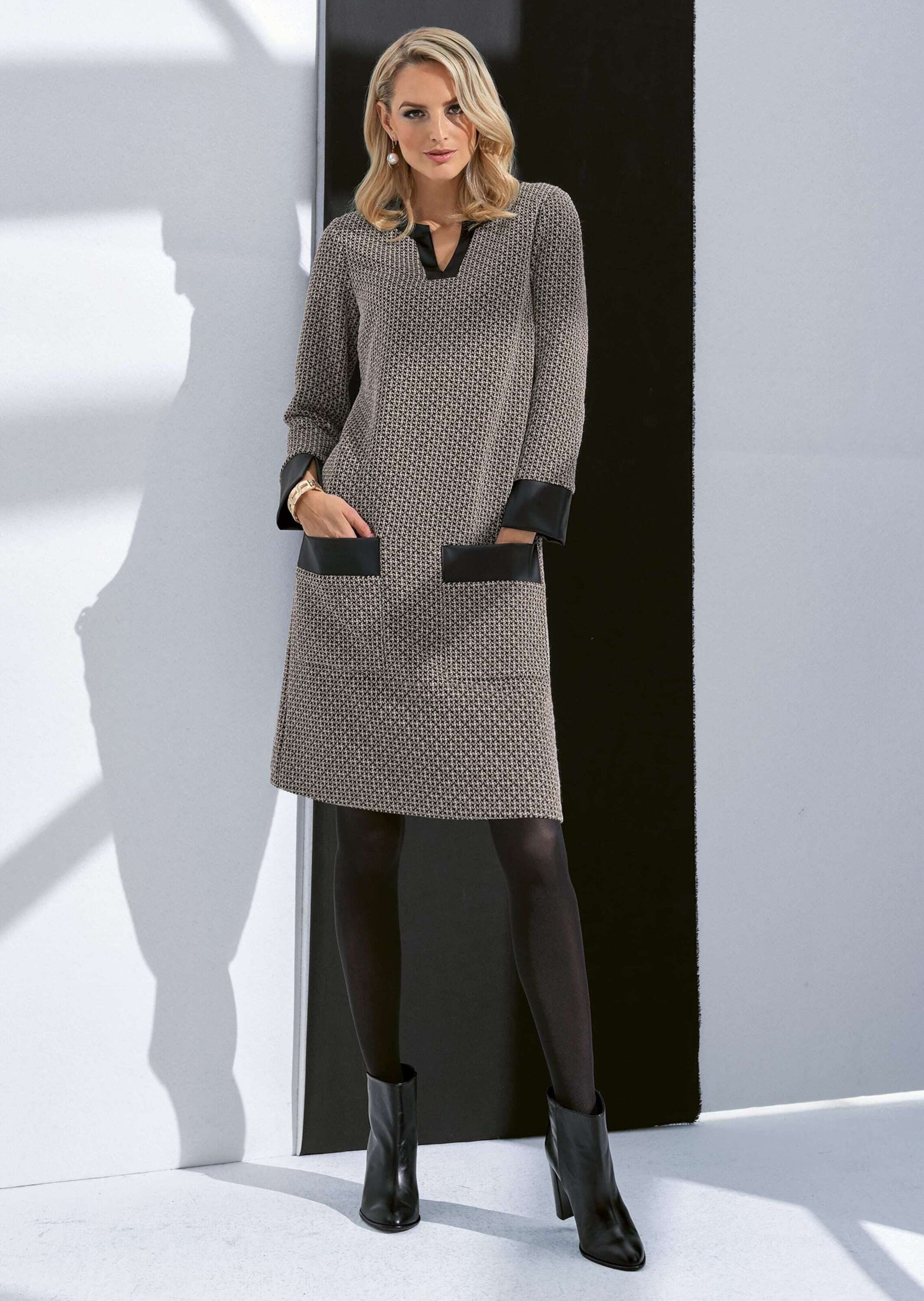 Midikleid Modernes Cocktail-Kleid, Rundhals mit V-Schlitz