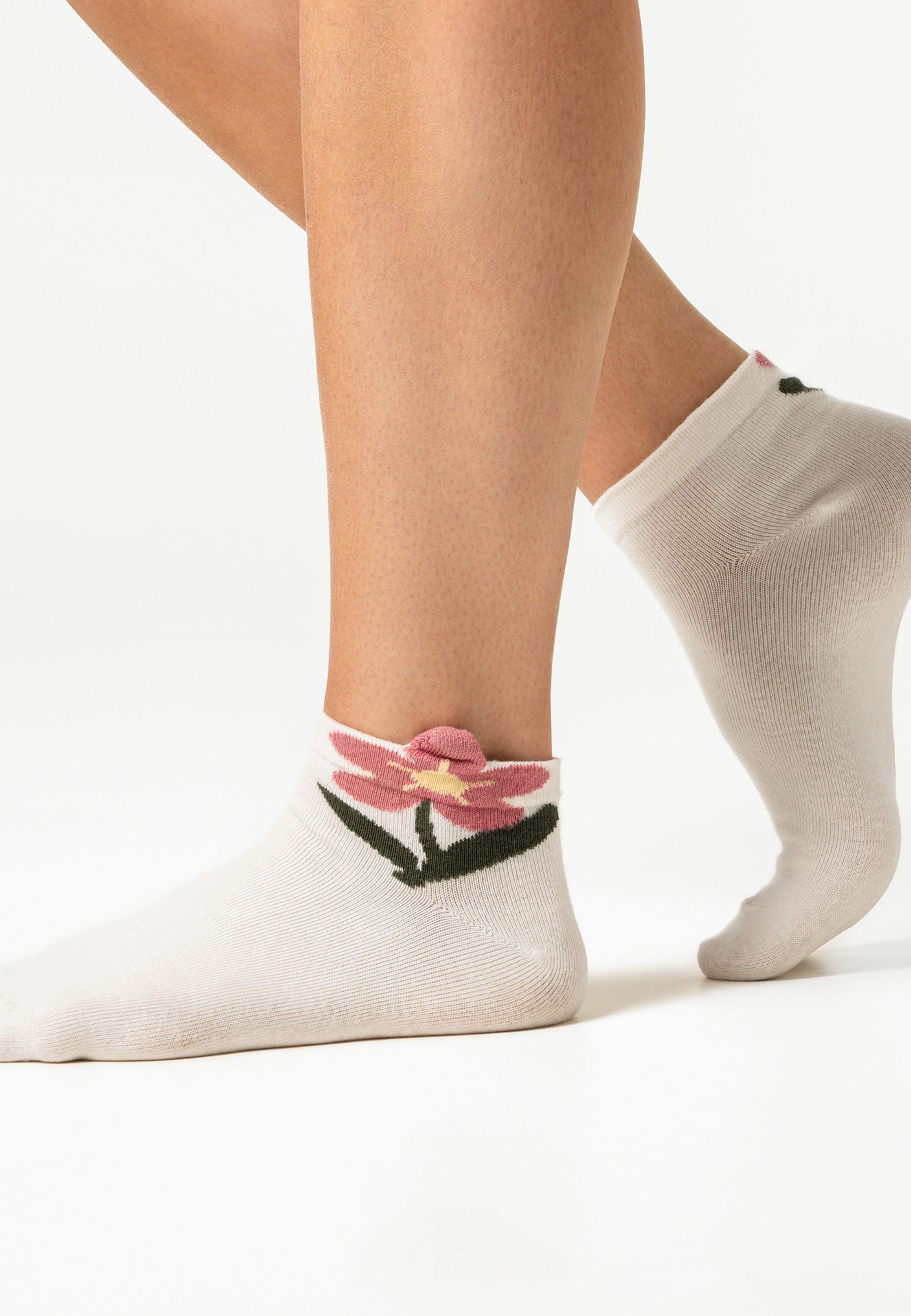 LIVING CRAFTS Sneakersocken THYLA GOTS zertifiziert