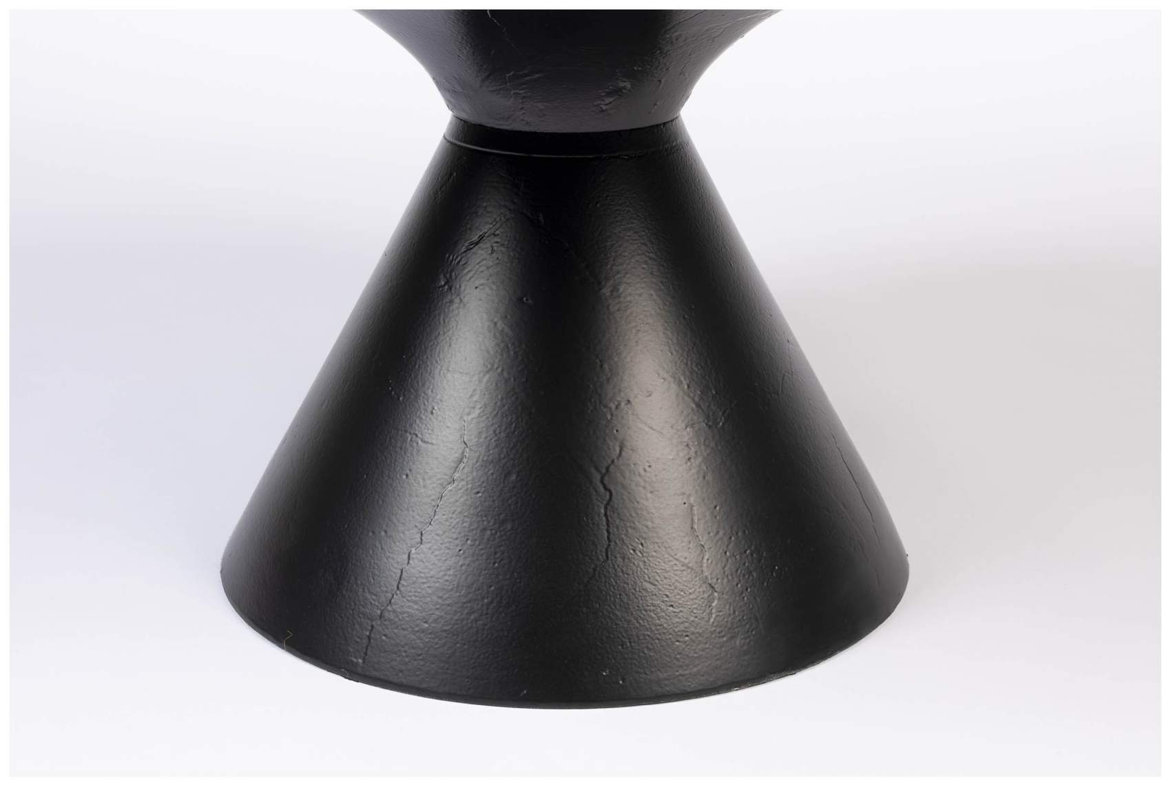 Zuiver Couchtisch Runder Couchtisch FLOSS BLACK von Zuiver aus Aluminiumguss Ø 60 cm