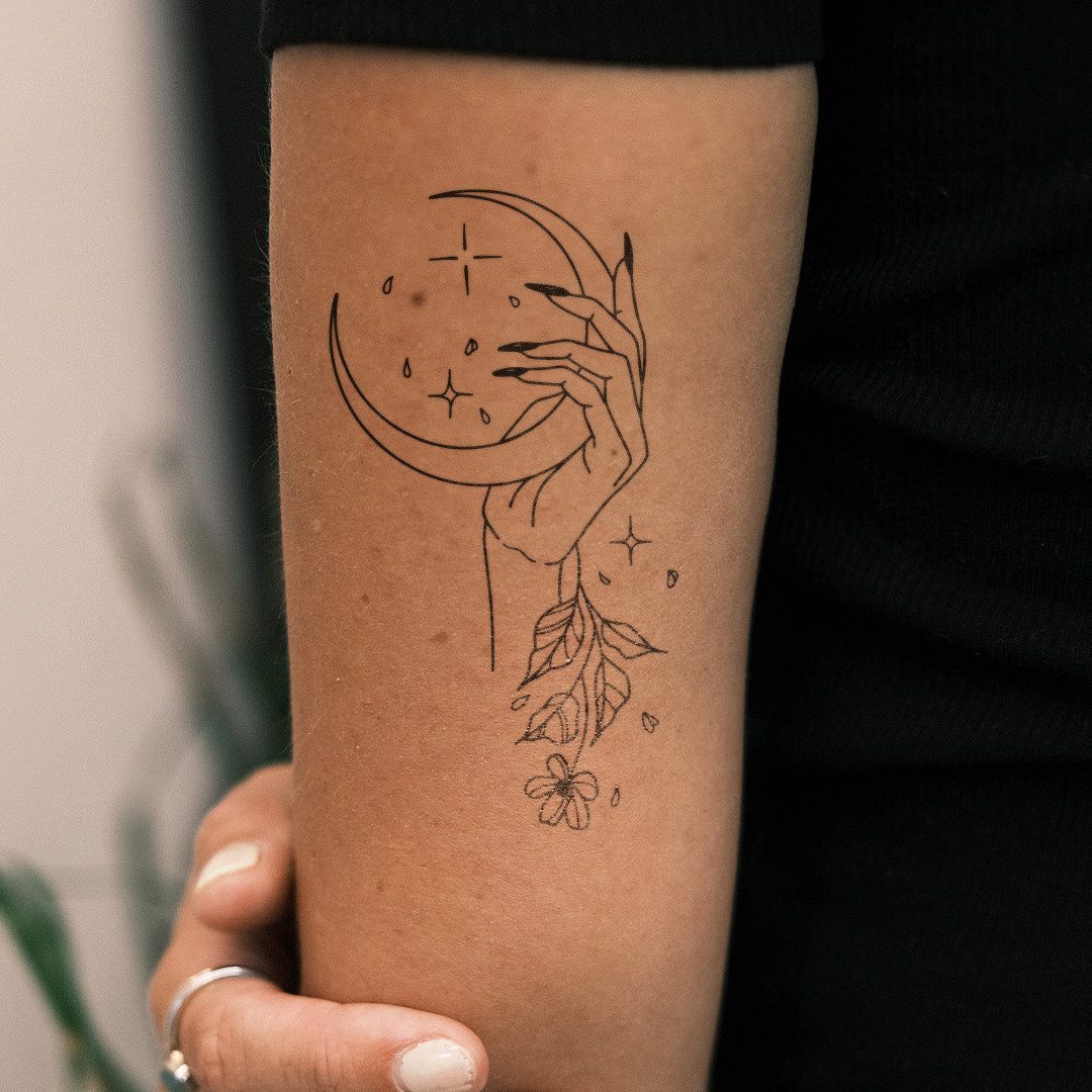 Inkster Schmuck-Tattoo Hand hält Mond und Blume Tattoo, wasserfestes temporäres Tattoo, 2 Wochen Halt