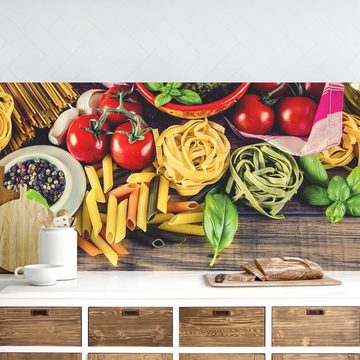 Bilderdepot24 Küchenrückwand bunt dekor Obst Holzoptik Wandpaneel Küche Pasta Wandverkleidung, (1-tlg., Nischenrückwand - für Fliesenspiegel ohne Bohren - matt), Spritzschutz Rückwand Küche Herd - Folie selbstklebend versch. Größen