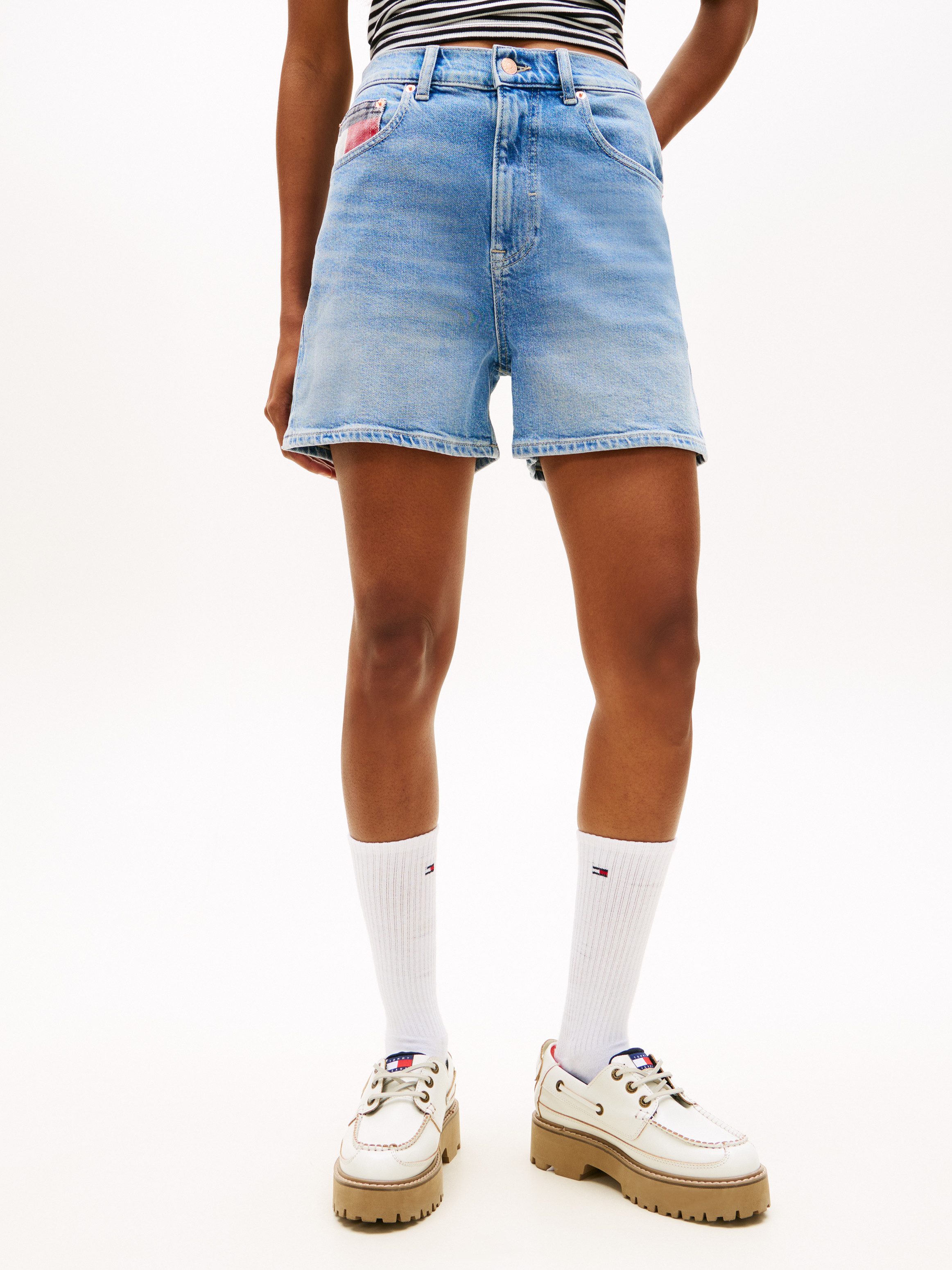 Tommy Jeans Jeansshorts MOM SHORT RWB BJ8131 Straight Fit, Baumwoll-Mix mit Stretch