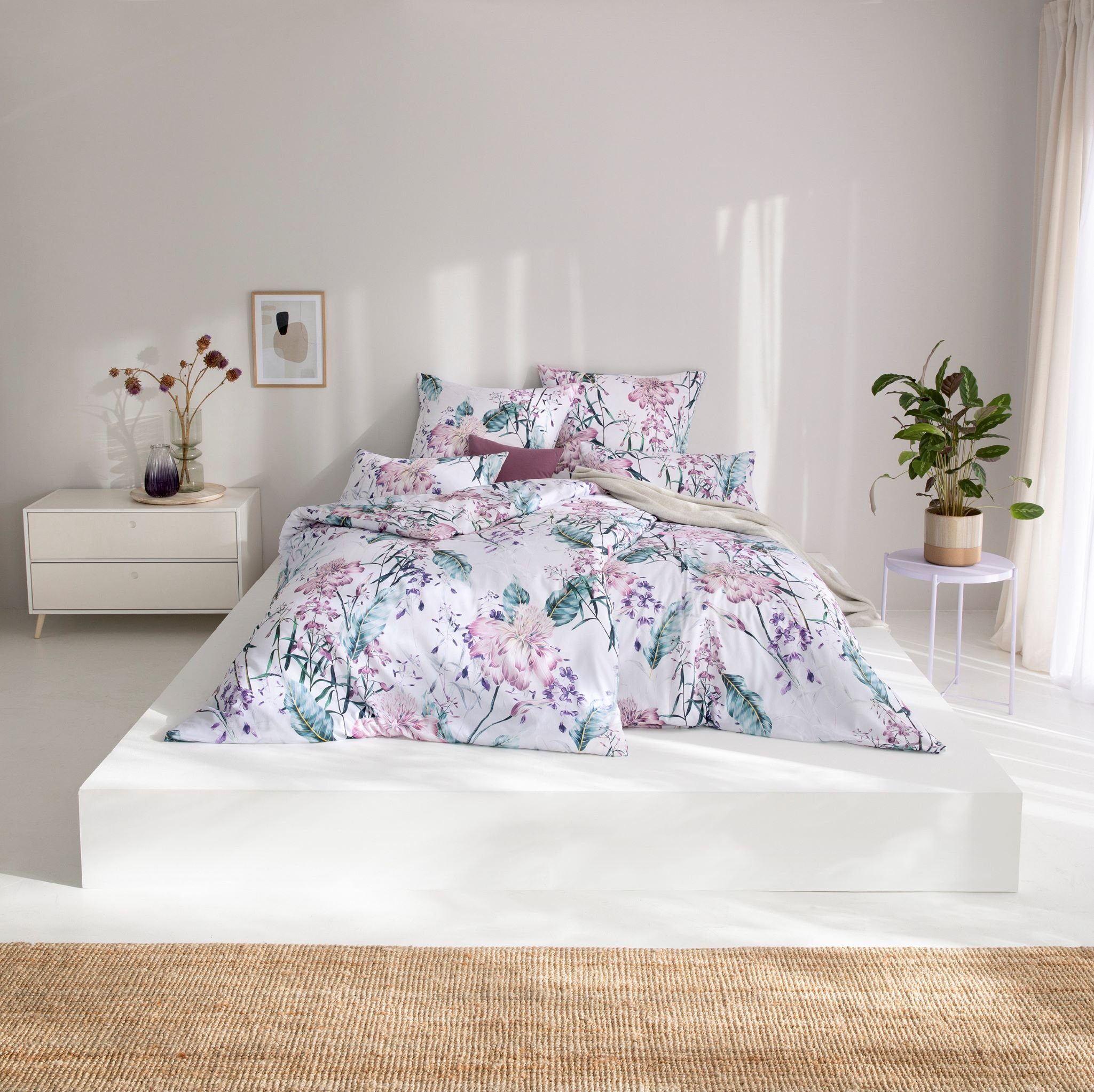 Estella Bettwäsche Estella Satin de Luxe Bettwäsche DD 135x200 Venya Blüten flieder petro, Satin, 2 teilig