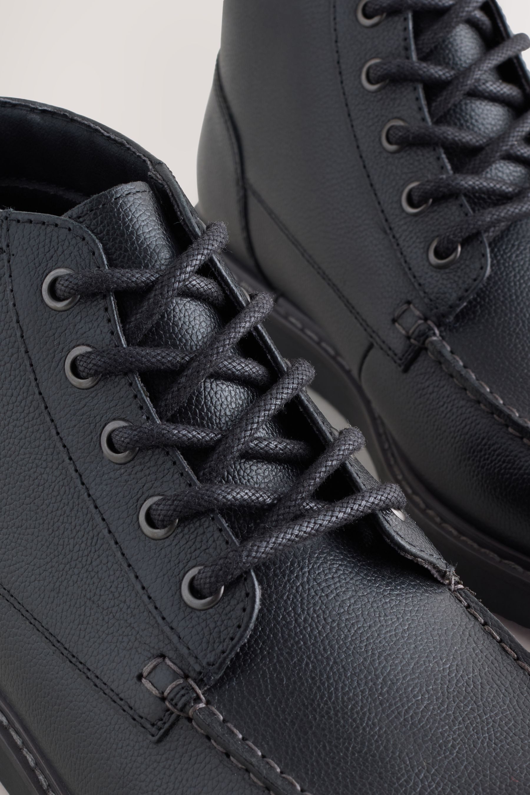 Next Mittelhohe Lederstiefel mit Keilabsatz Keilstiefel (1-tlg)