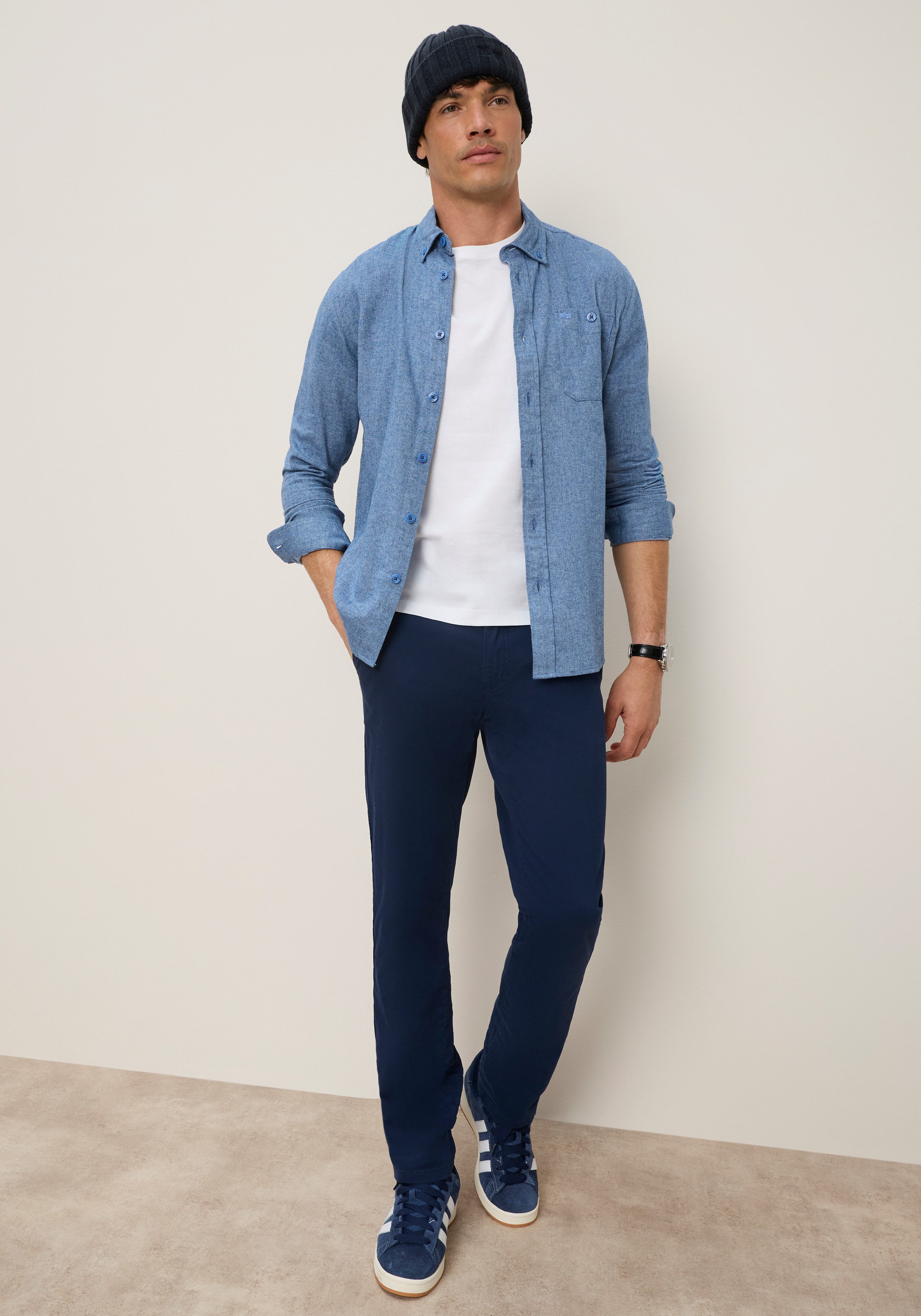 Zum Outfit 10