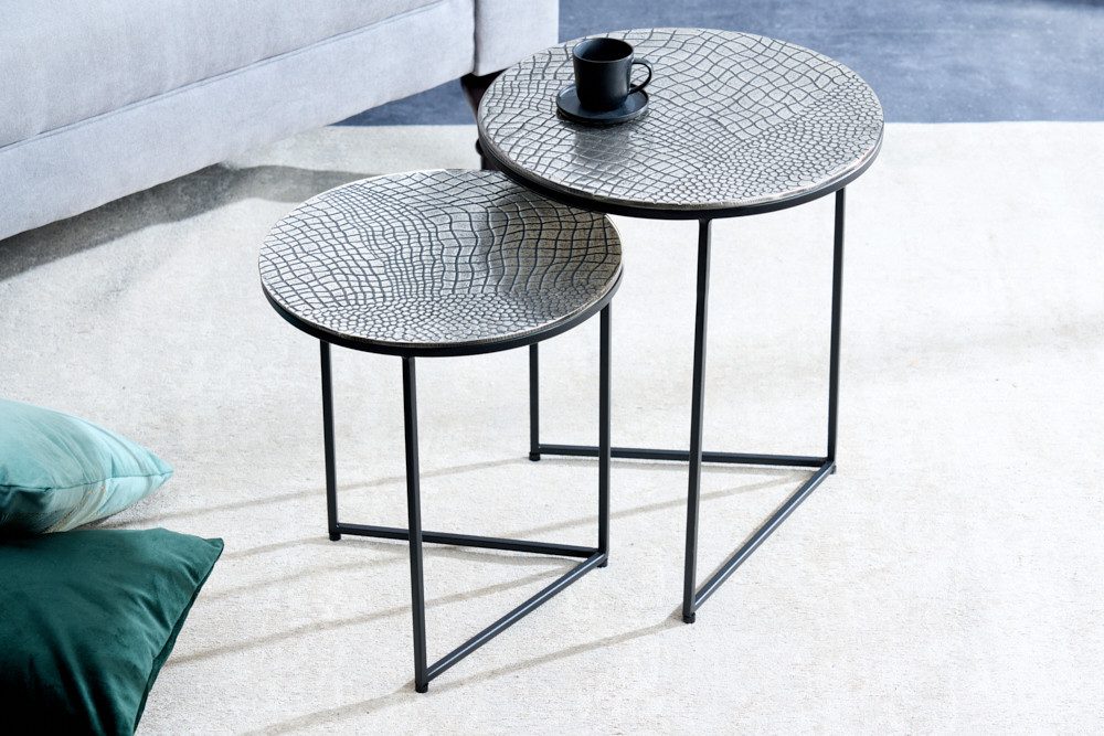 riess-ambiente Couchtisch ELEMENTS Ø40cm silber antik (Set, 2-St), Wohnzimmer · Metall · rund · handmade · Krokodil-Design · Urban Jungle