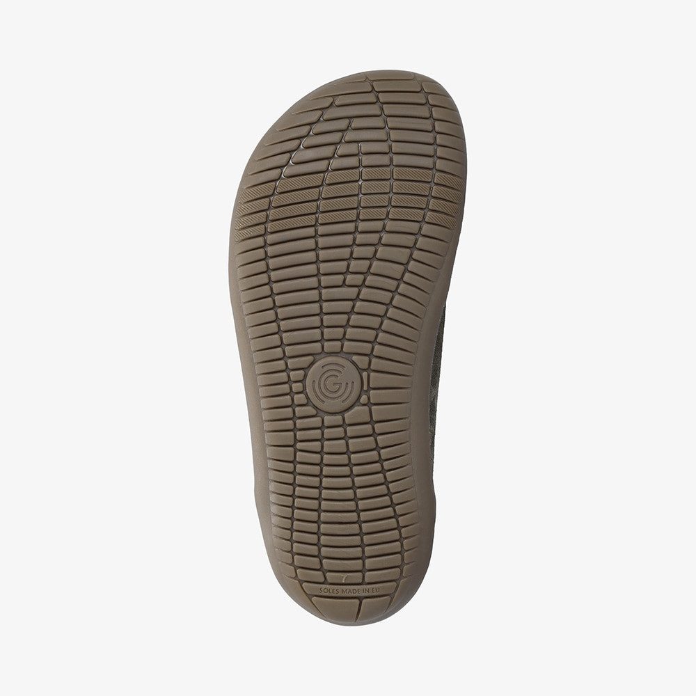 GROUNDIES Cricket Barefoot Sneaker