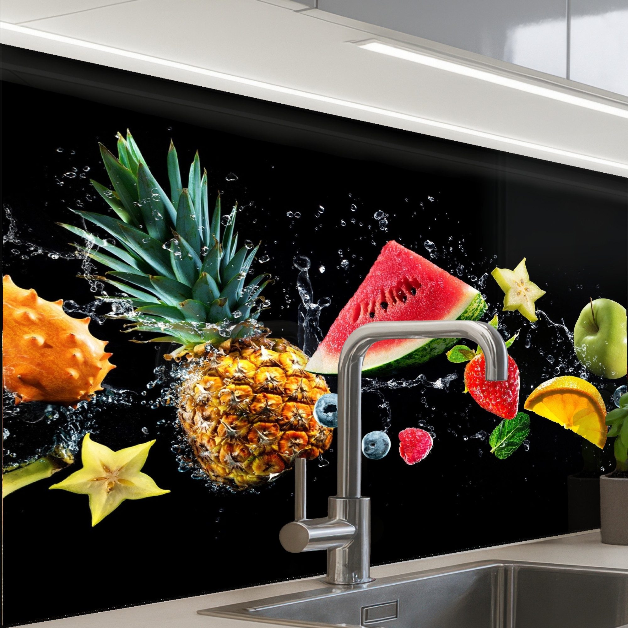 KitchenYeah Küchenrückwand selbstklebend Splash - Obst - Schwarz, (1-tlg), günstig online kaufen