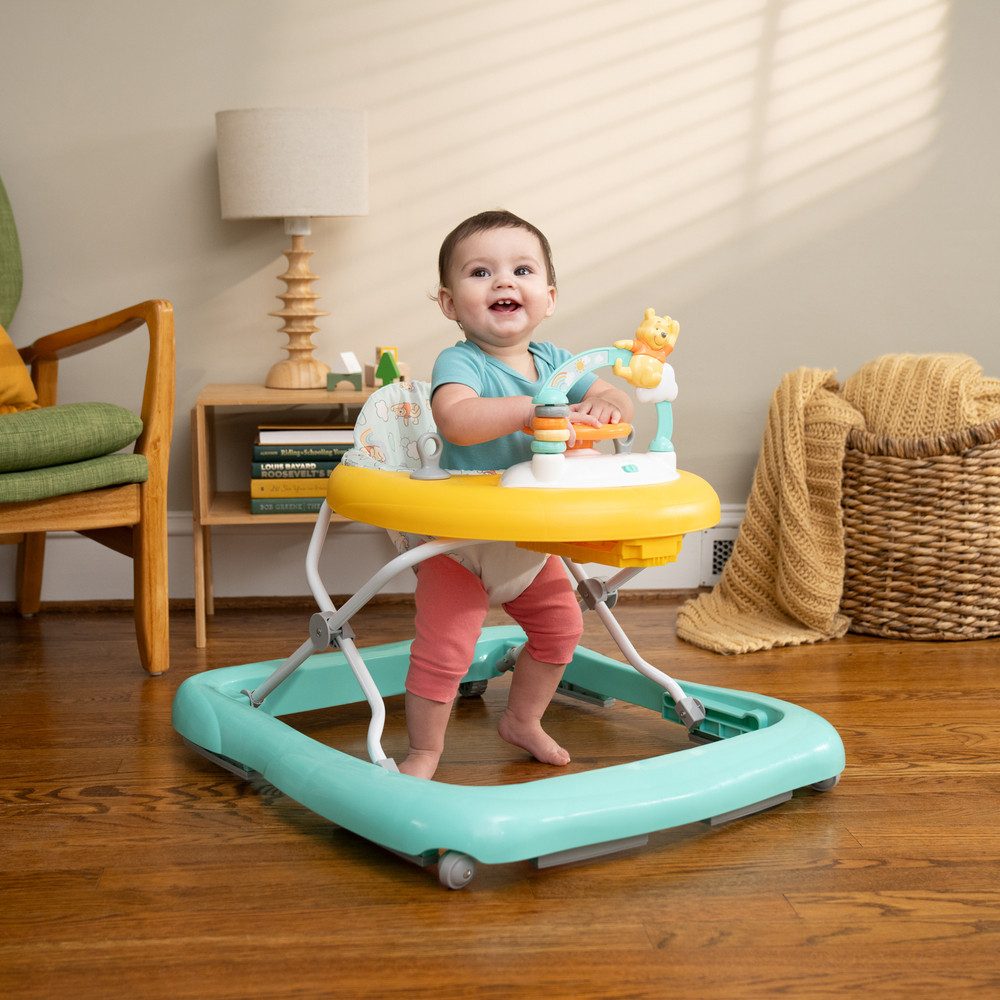 Bright Starts Lauflernhilfe Winnie the Pooh Once Upon a Walk™ Lauflernhilfe, mit Licht und Sound