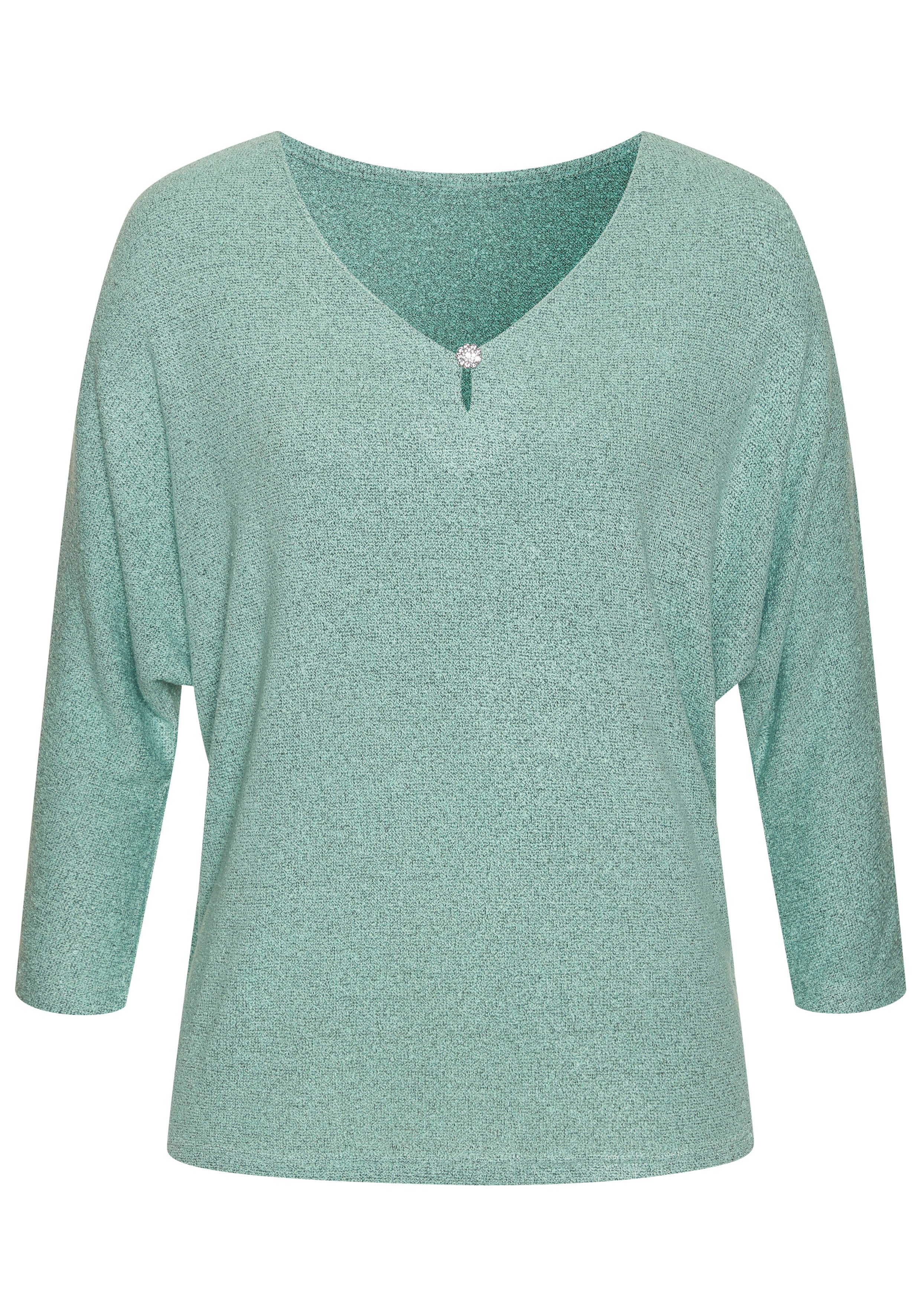 LASCANA 3/4-Arm-Shirt mit funkelndem Strassknopf aus strukturierter Viskose-Qualität. € 34,99, (€ 34,99 pro 1 Stk).