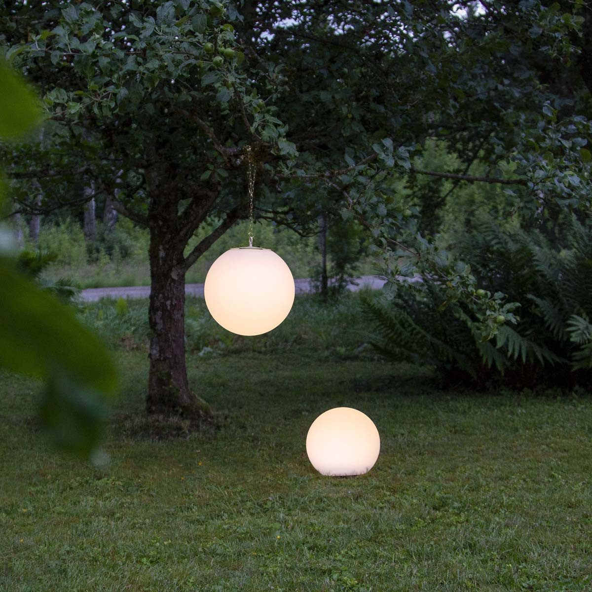 STAR TRADING LED Solarleuchte Solar-Kugel-Leuchte GLOBY Ø25/30cm, 2er Set ww