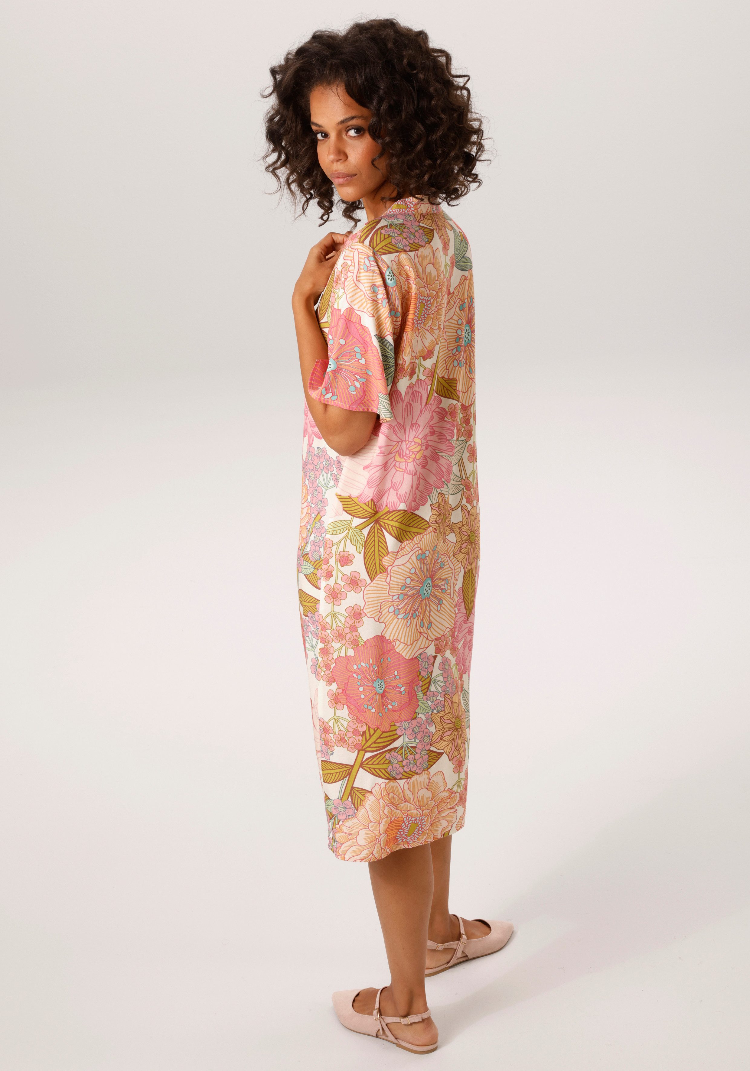 Aniston CASUAL Sommerkleid mit farbenfrohen, großflächigem Blumendruck - NEUE KOLLEKTION
