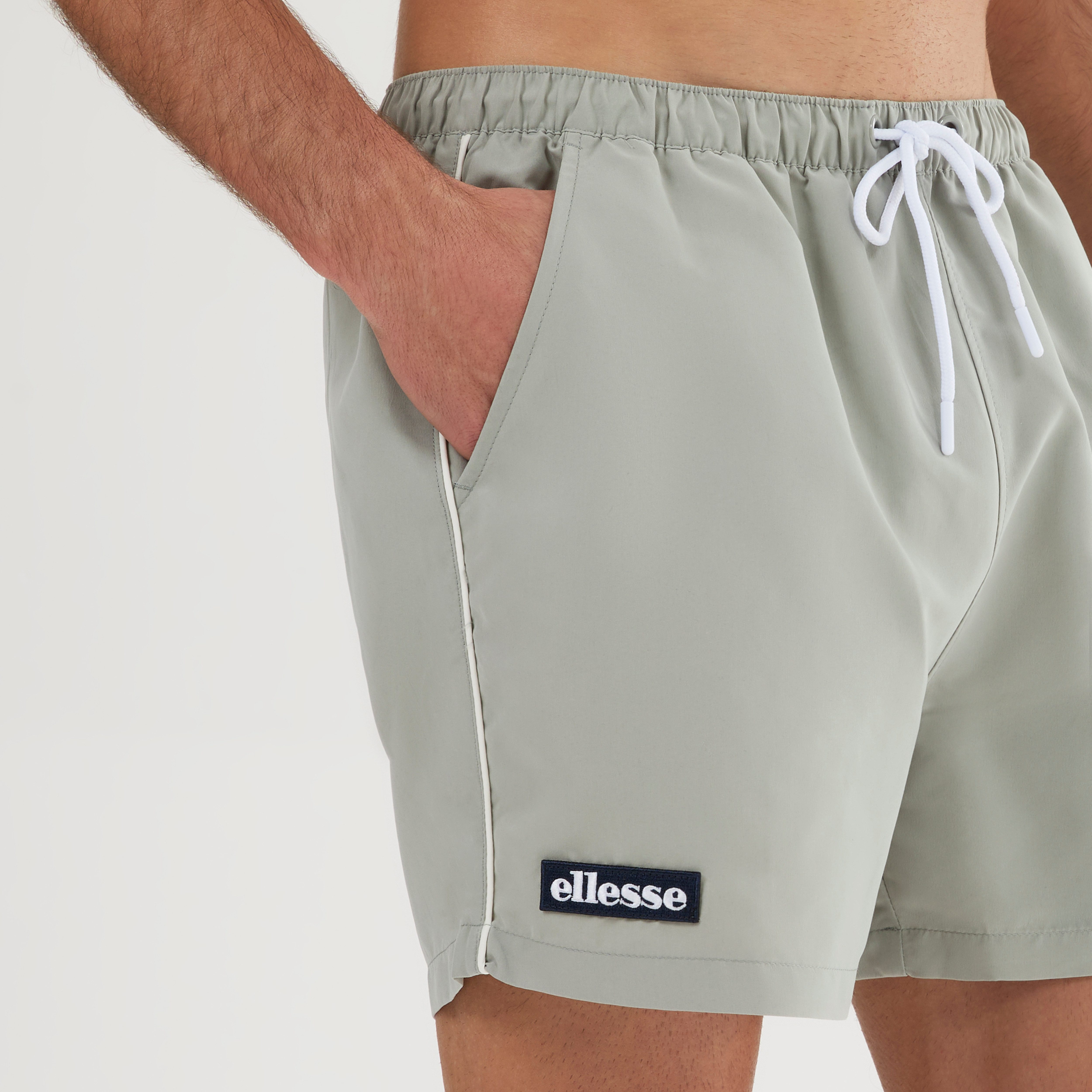 Ellesse Badehose DEM SLACKERS SWIM SHORT mit Logostickerei, aus Polyester in Microfaser-Qualität