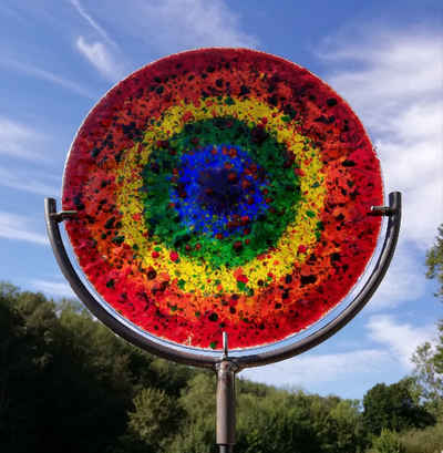 Glas-Stadl Die Glas Fusing Manufaktur Gartenstecker »Stele aus Glas und Metall - Design Regenbogen Sonne«