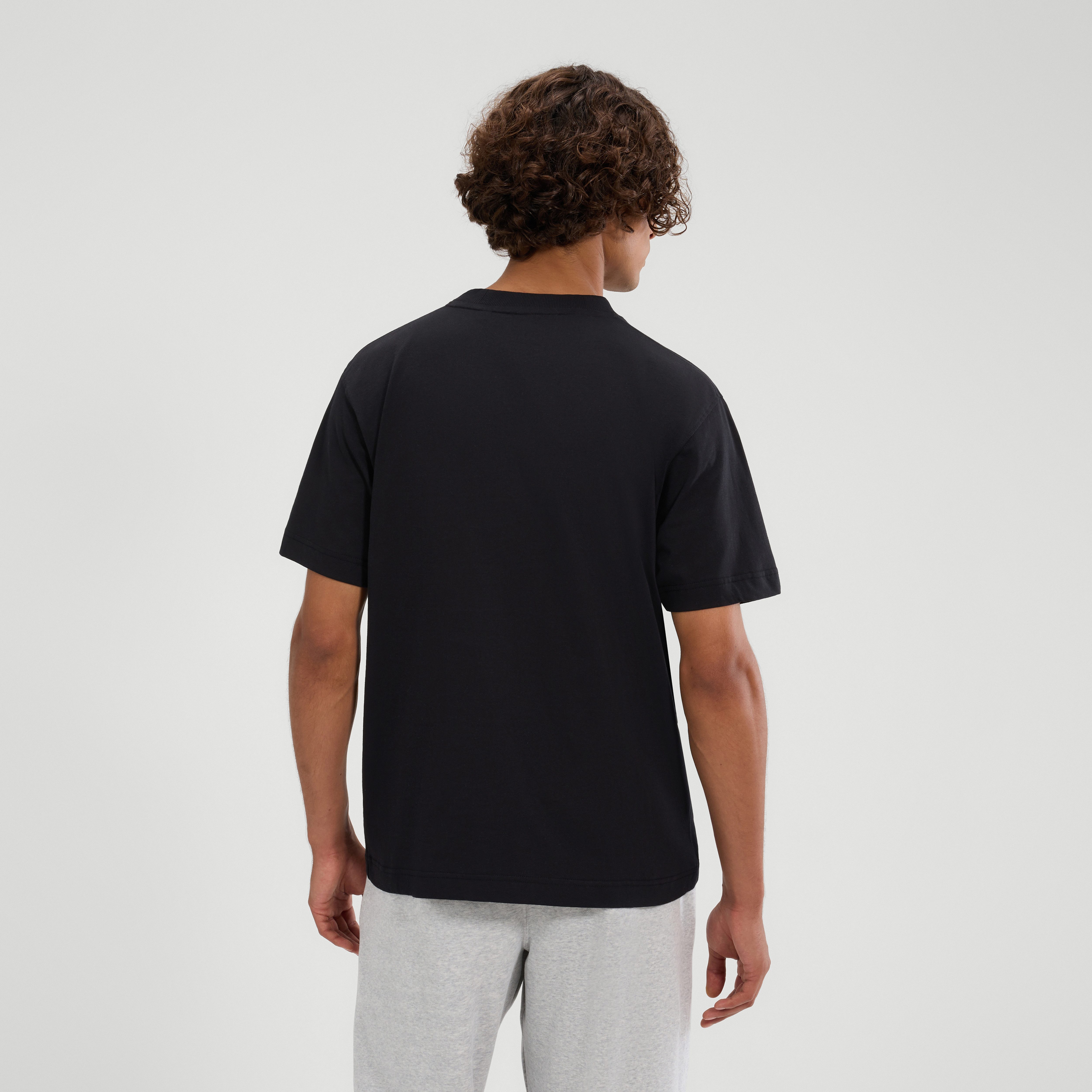 Ellesse T-Shirt ACCIANO T-SHIRT Kurzarm, mit Rundhalsausschnitt, ohne Verschluss, aus Baumwolle