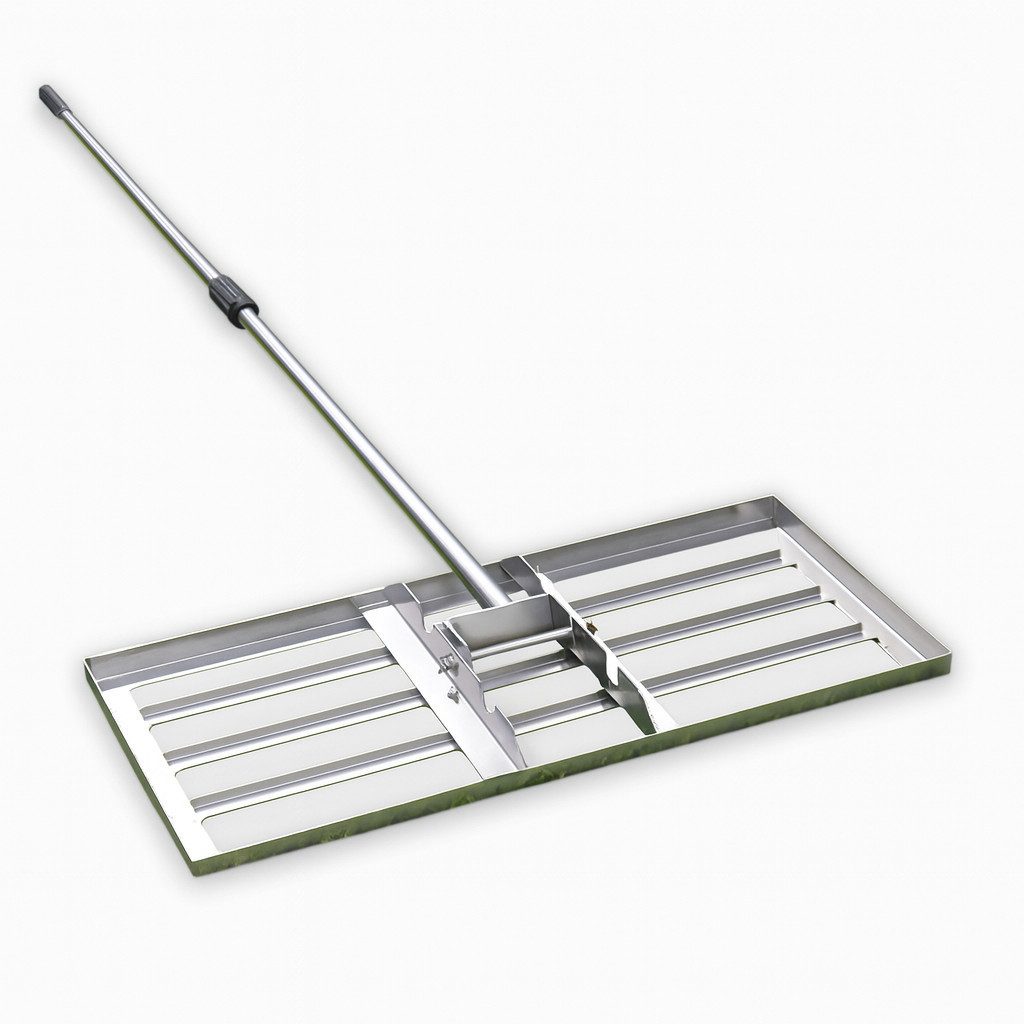 SattesGrün Rasenrechen Profi Lasercut Edelstahl Rasenrakel Rakel zum Sanden Abziehen, 75 cm Arbeitsbreite, Levelingrake Flächenebner Leveler Lawnleveling mit Stiel