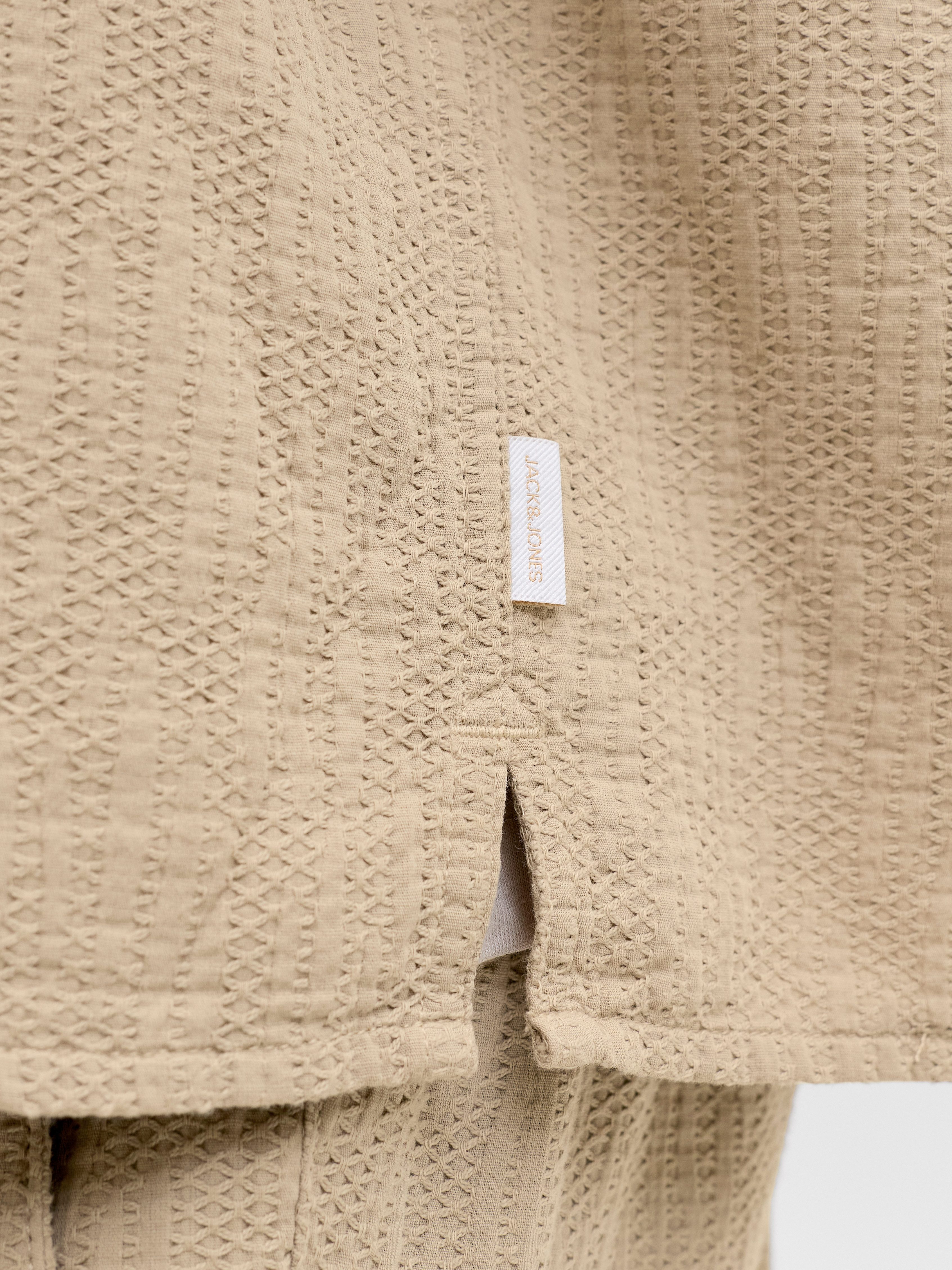 Jack & Jones Kurzarmhemd JORMONTAUK WAVY TEXTURE SHIRT SS SN Baumwolle, relaxed fit – Bild 3 von 5