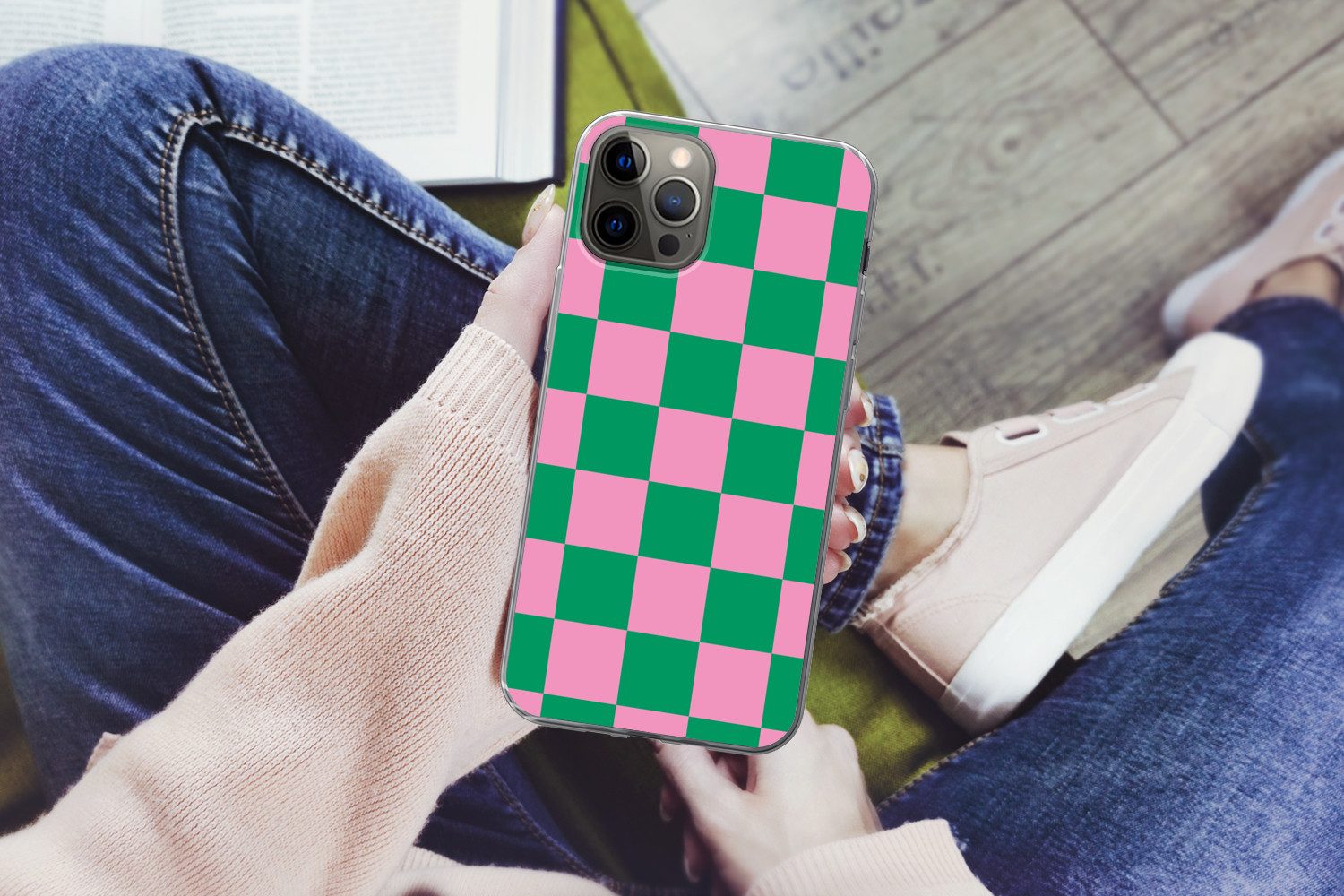 MuchoWow Handyhülle für Apple iPhone 13 Pro Schachbrettmuster - Grün - Rosa - Würfel, Smartphone-Bumper, Print, Handy Schutzhülle Dünn