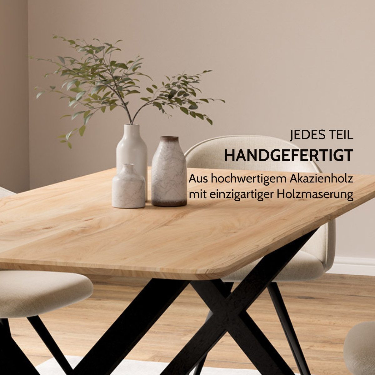 Liadomo Esstisch Gubio, Tischplatte mit Schweizer Kante, aus massivem Holz mit Metallgestell