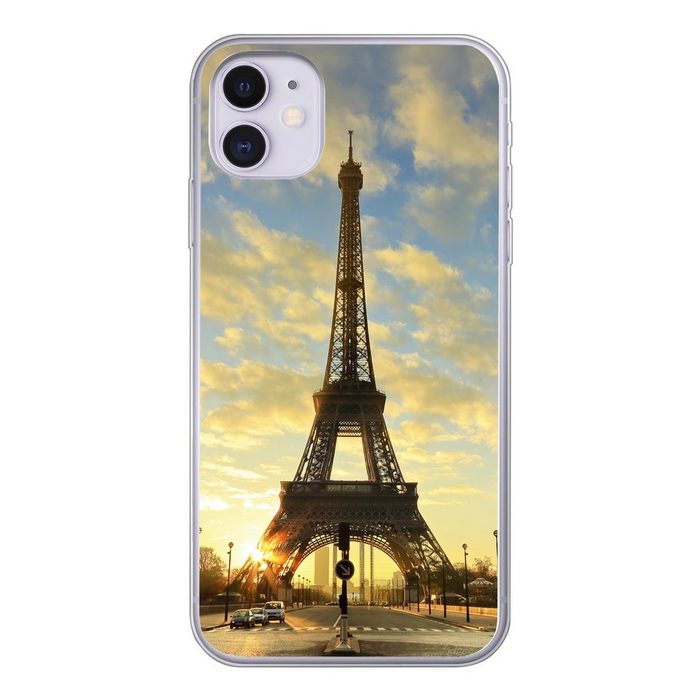 MuchoWow Handyhülle Der Eiffelturm mit einem einzigartigen orangefarbenen Himmel aufgrund Handyhülle Apple iPhone 11 Smartphone-Bumper Print Handy