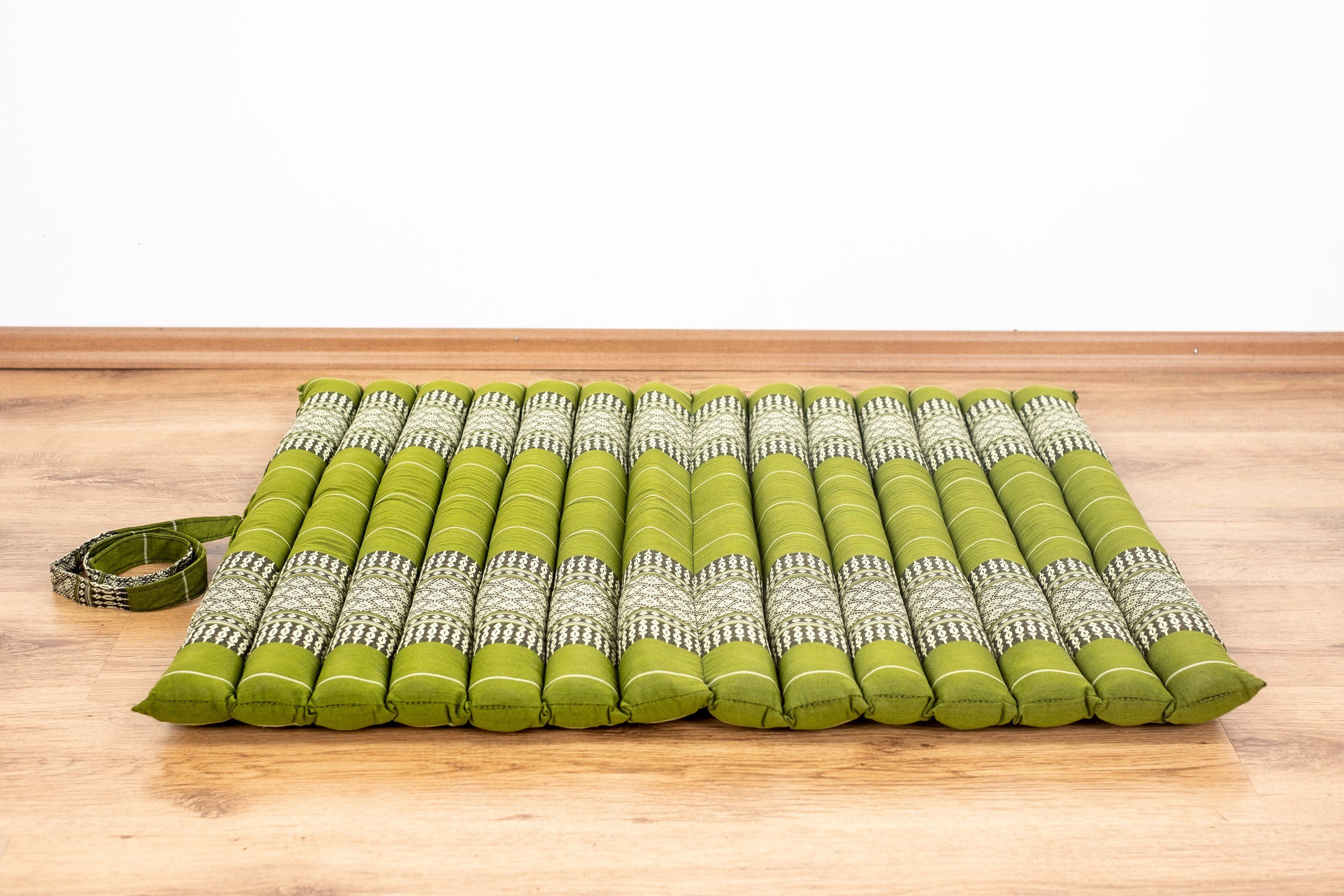 Grün vegan Sitzkissen 75x75x4,5cm, und 75 cm, handgefertigt, Steppkissen livasia Kapok