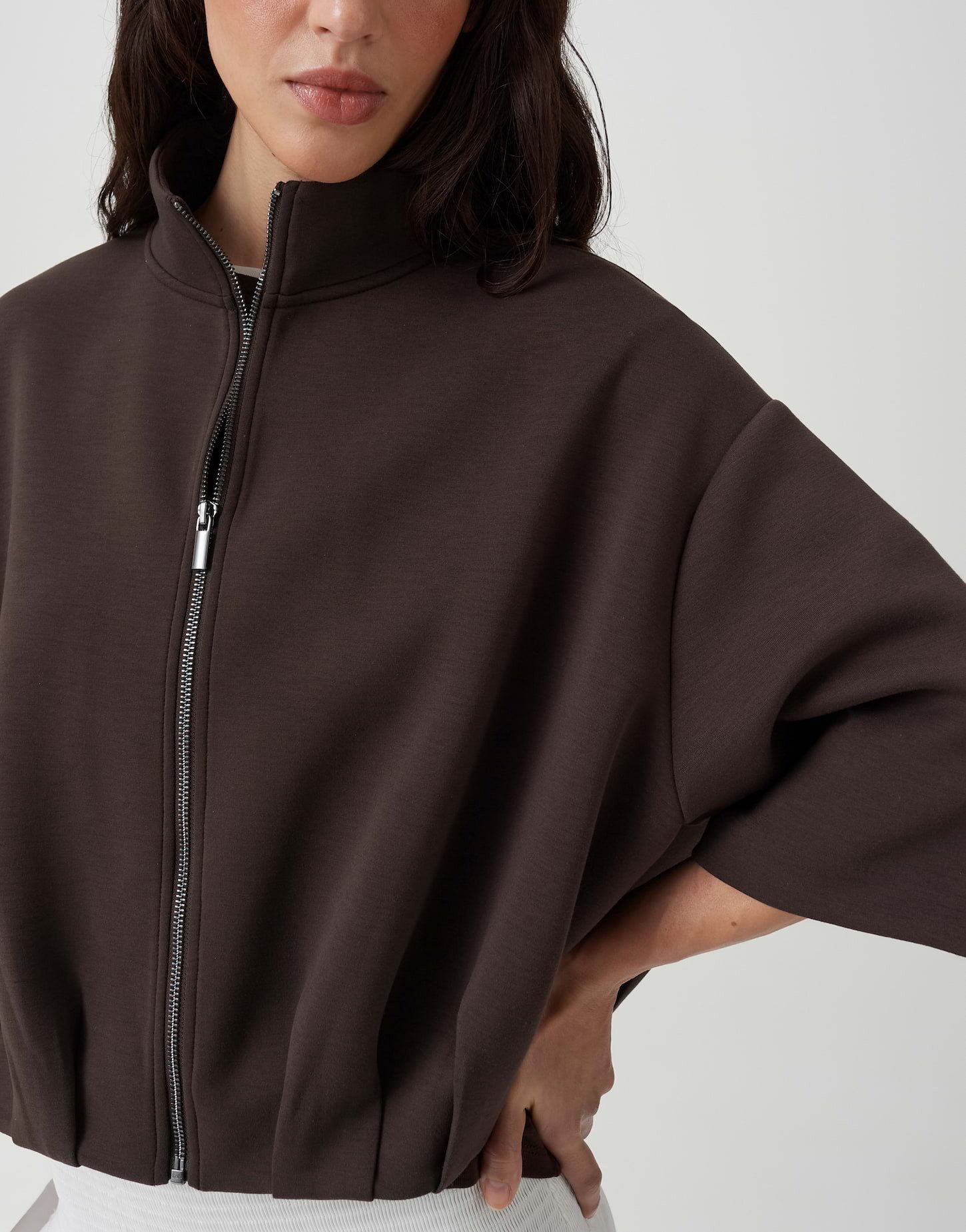 OPUS Sweatjacke aus Scuba mit O-Form Fixierte Falten für moderne Struktur – Bild 4 von 5