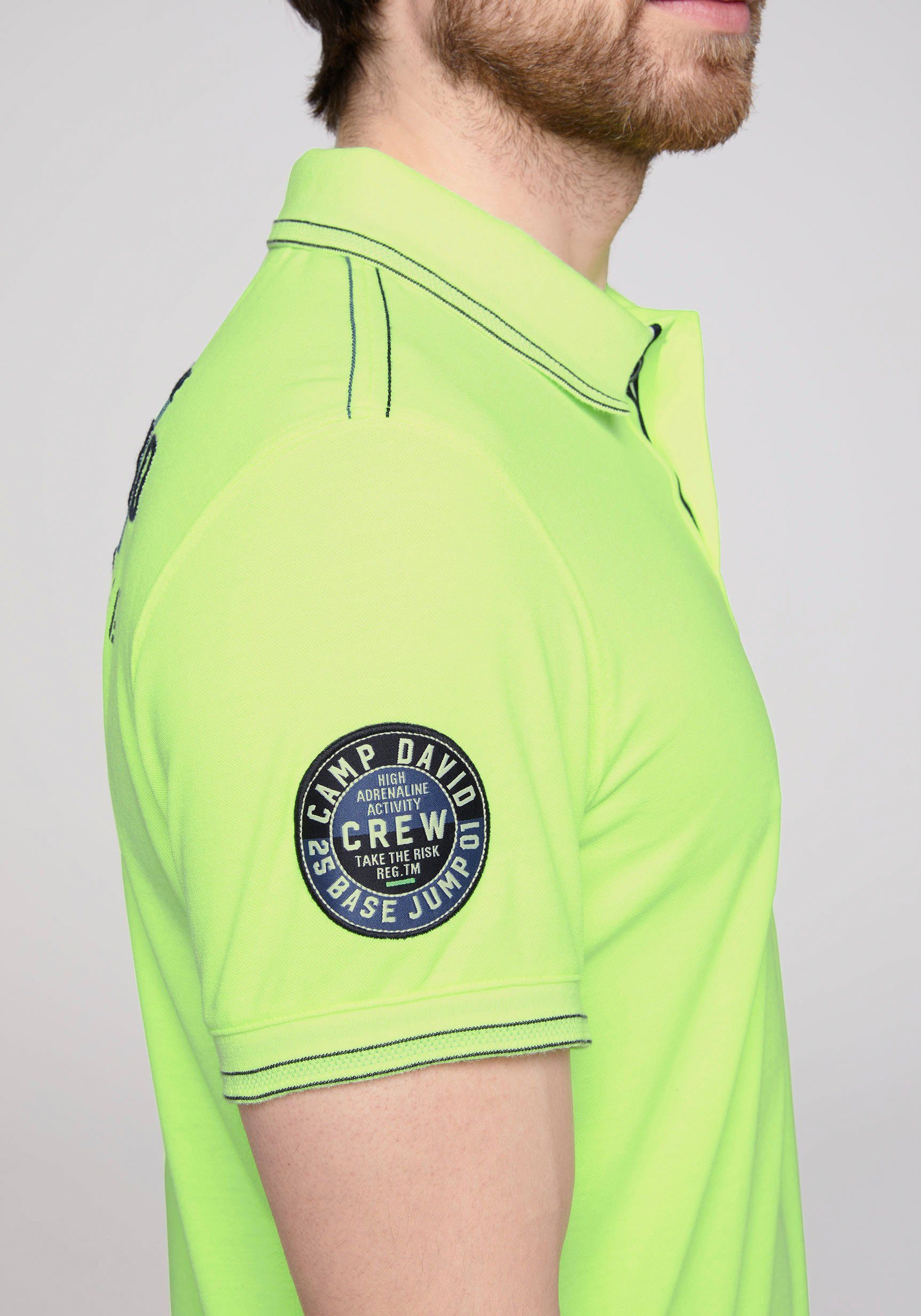 den auf DAVID neon CAMP mit lime Kontrastnähten Schultern Poloshirt