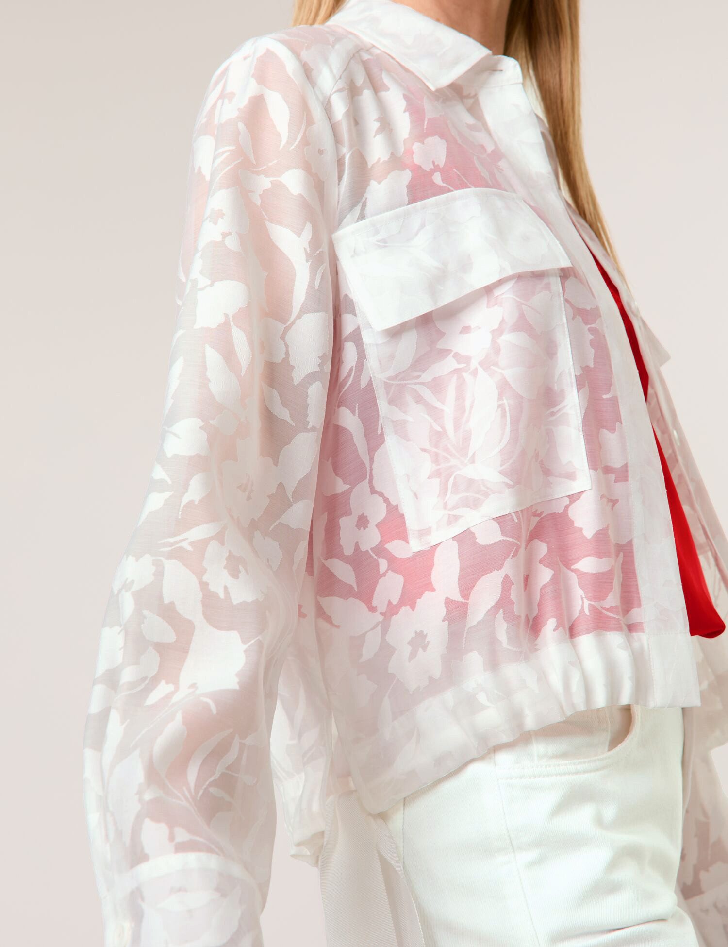 Taifun Longblazer – Transparente Hemdbluse mit floralem Muster