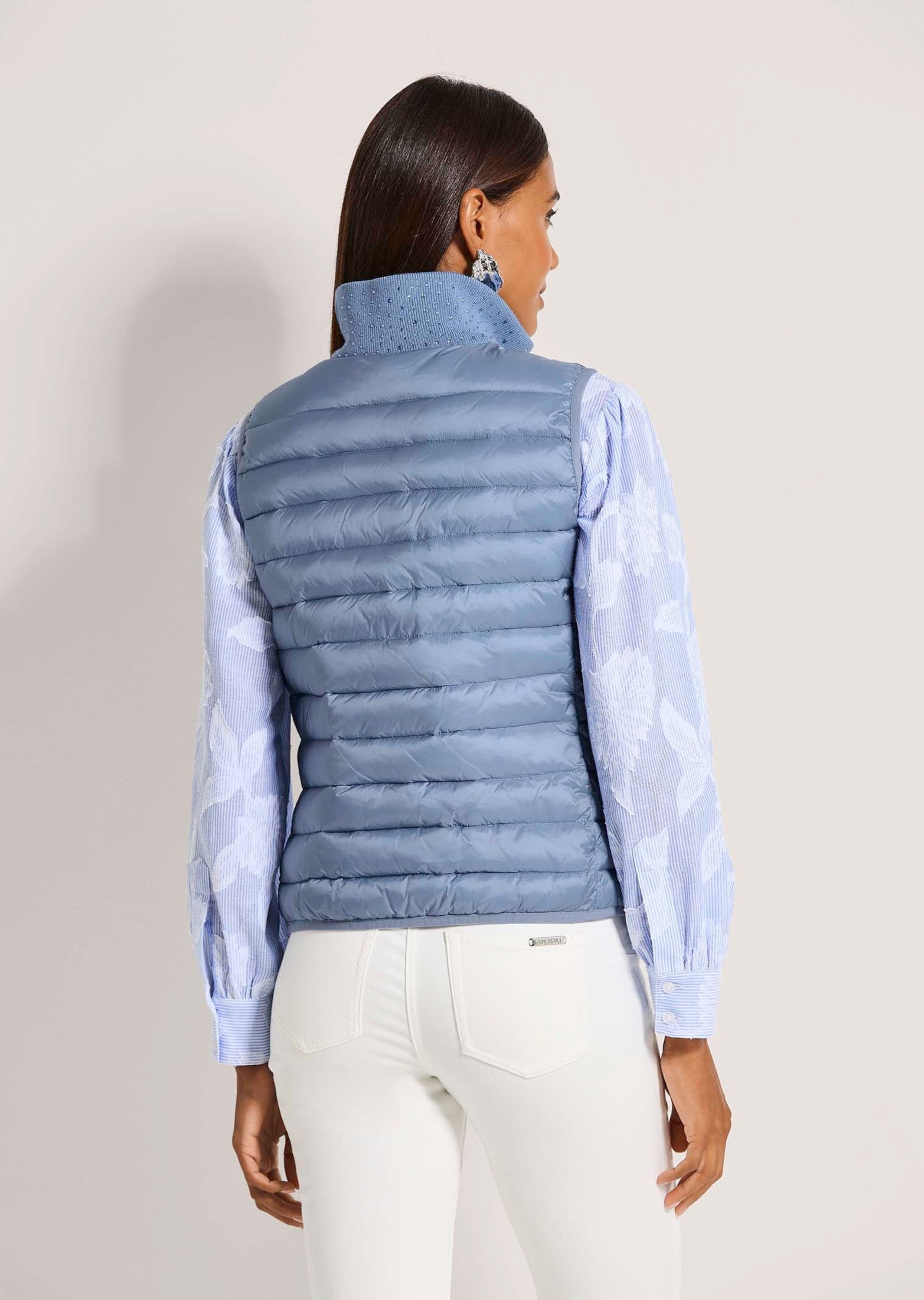 MADELEINE Kurzweste Sportive, elegante Outdoor-Weste mit Steppung Leicht gefütterte Weste mit Stehkragen, Sandwich-Stepps