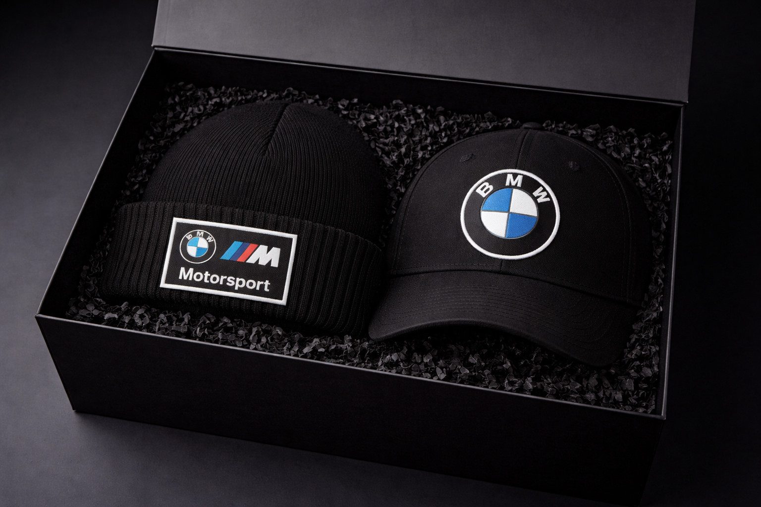 BMW Baseball Cap Exklusive BMW M Geschenkbox Beanie Mütze Cap Geschenkset Geschenkidee (2-St)