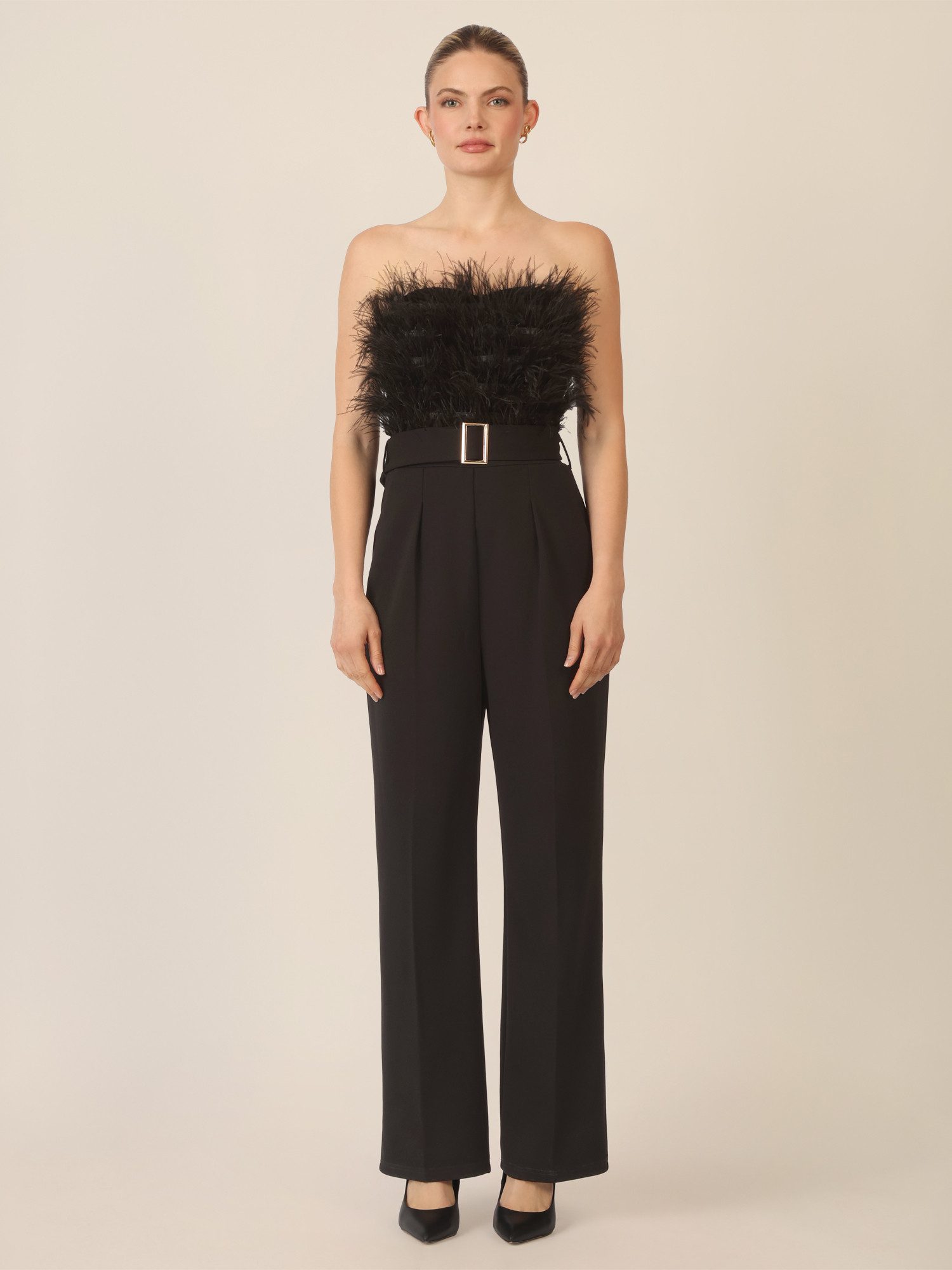 Apart Jumpsuit mit Straußenfedern verziert günstig online kaufen