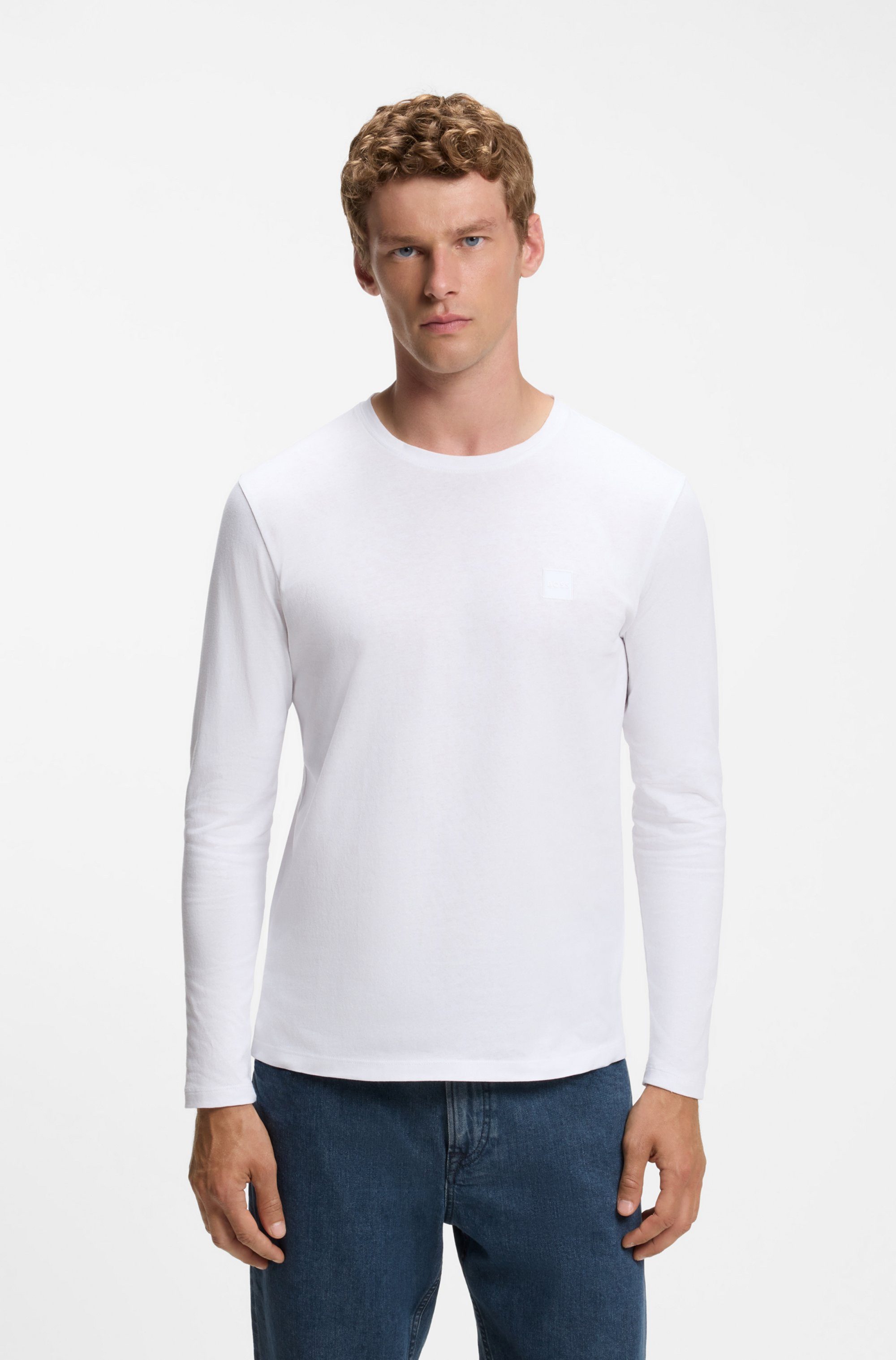 BOSS ORANGE Langarmshirt Tacks mit Markenlogo auf der Brust