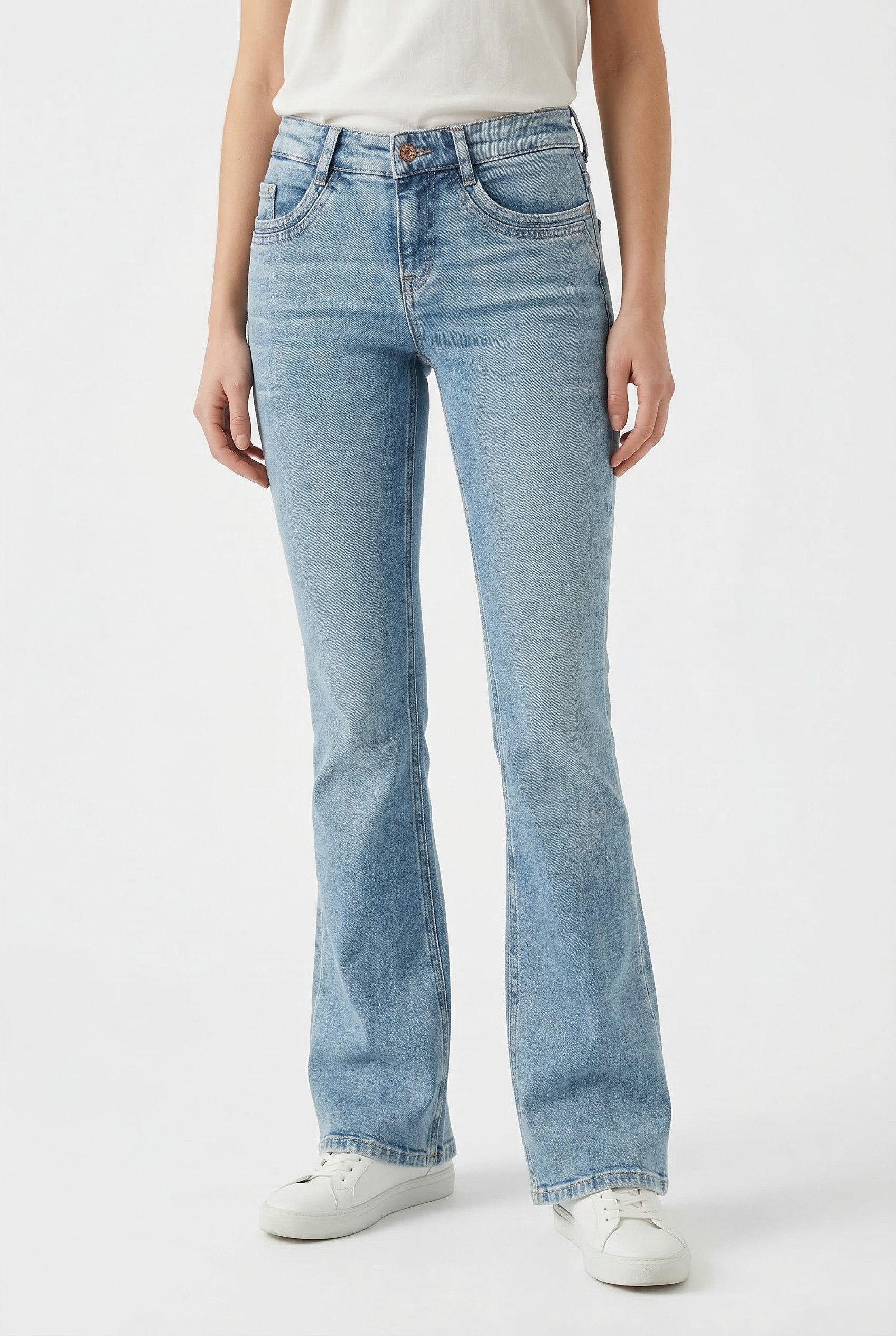 MAC Bootcut-Jeans DETROIT flared Aufwendig gearbeitete Details an den Vordertaschen