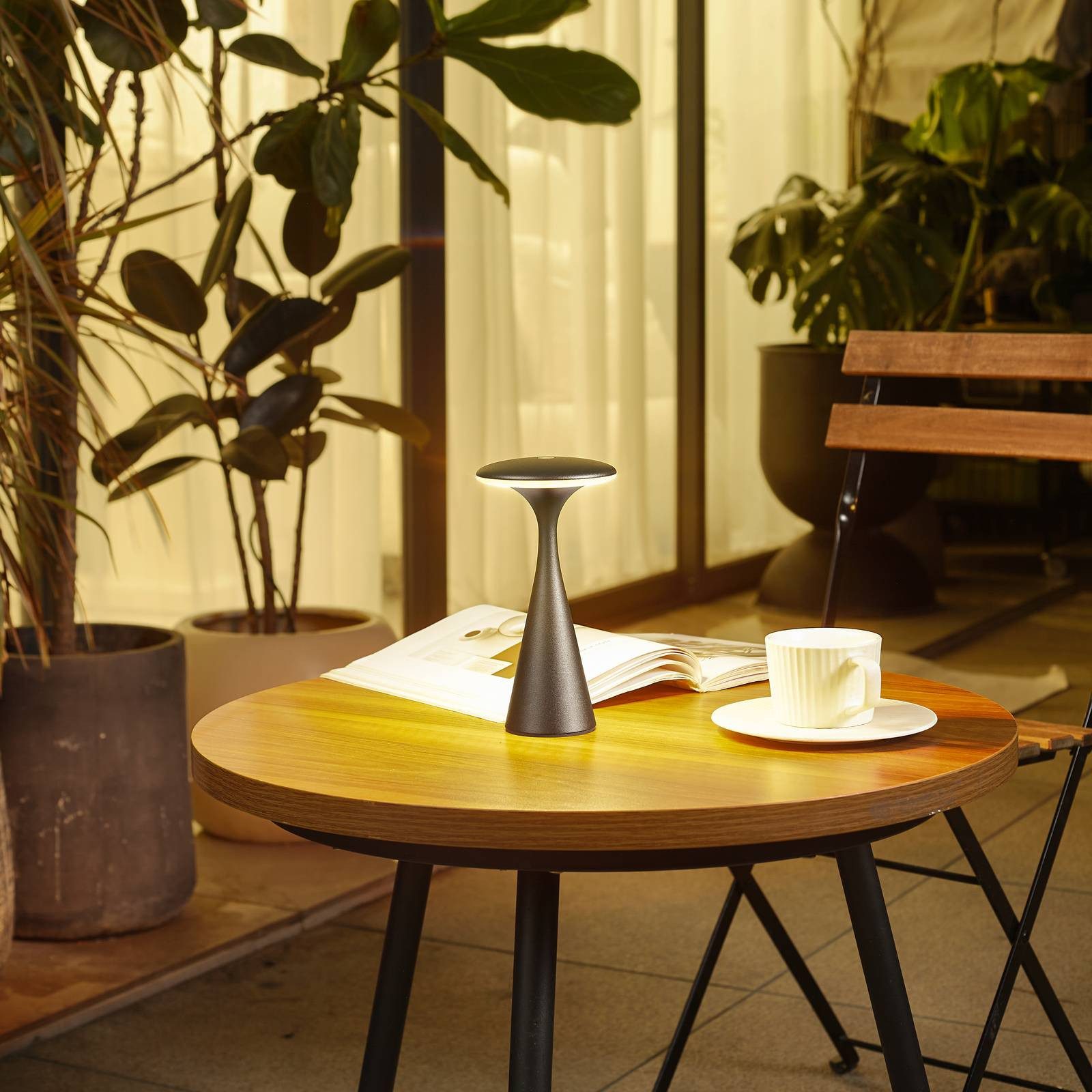 Lindby Tischleuchte Evelen, LED, Kunststoff Schwarz warmweiß IP54, LED 1,5 W gesamt, warmweiß