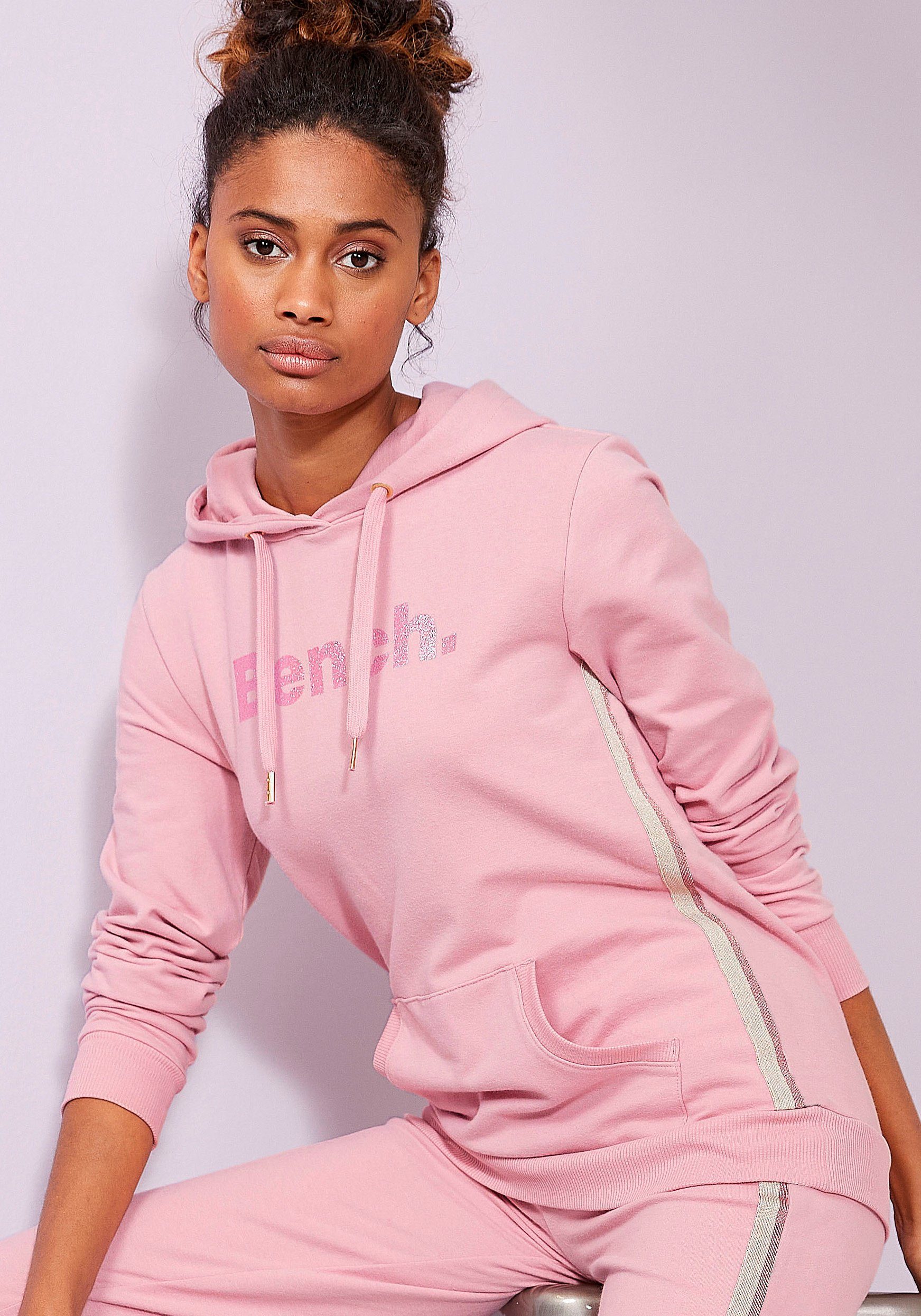 Bench. Loungewear Hoodie mit Glitzer Streifen und Glitzer Logodruck, Loungewear