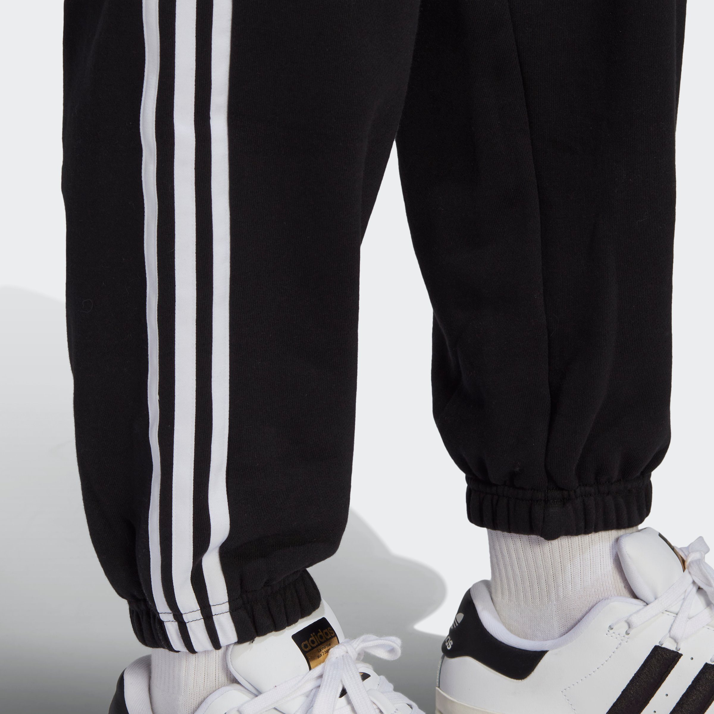 adidas Originals Trainingshose ADICOLOR BLACK RELAXED CLASSICS (1-tlg)