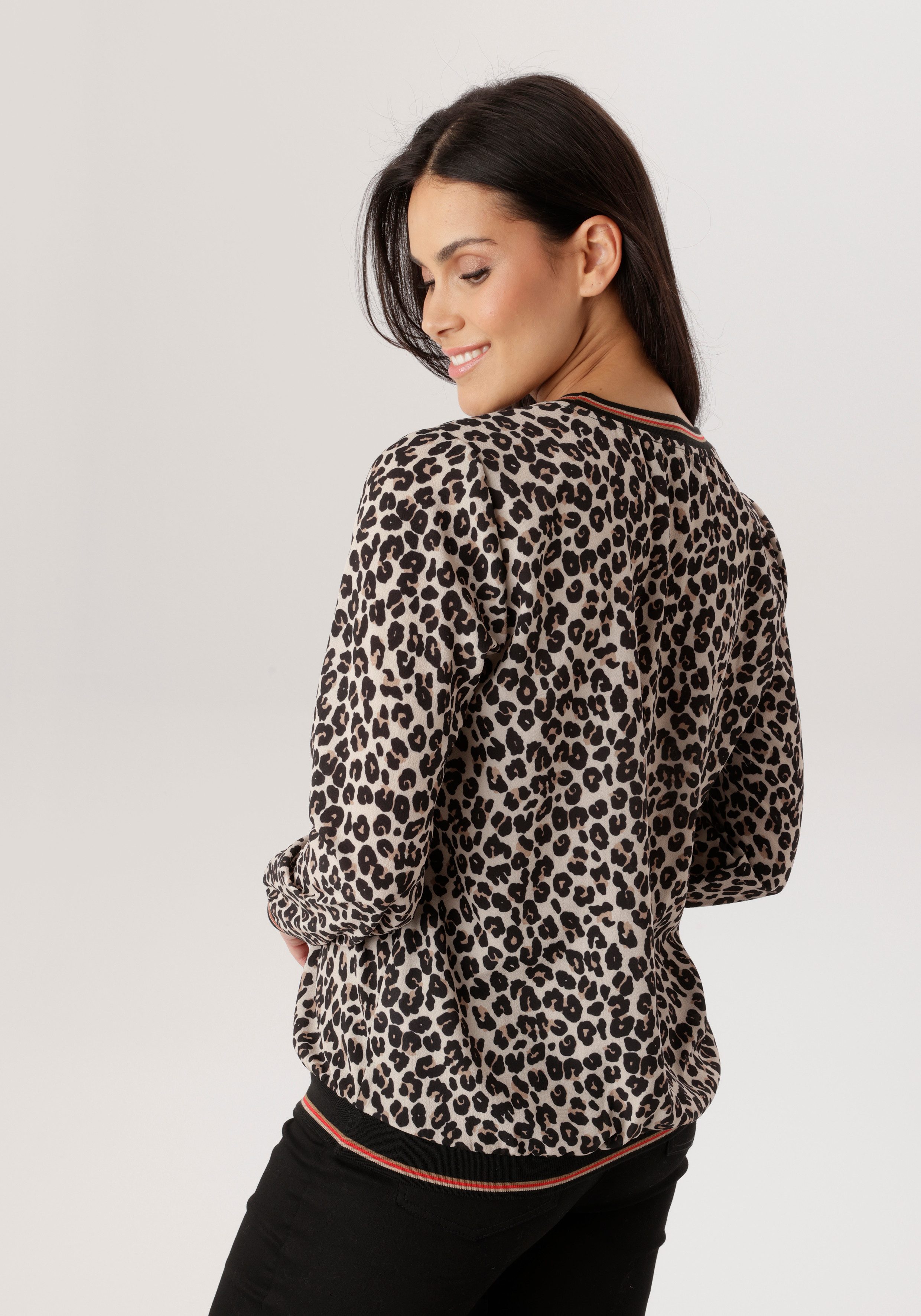 Aniston SELECTED Shirtbluse mit gestreiften Bündchen und Lepoarden-Print allover - NEUE KOLLEKTION