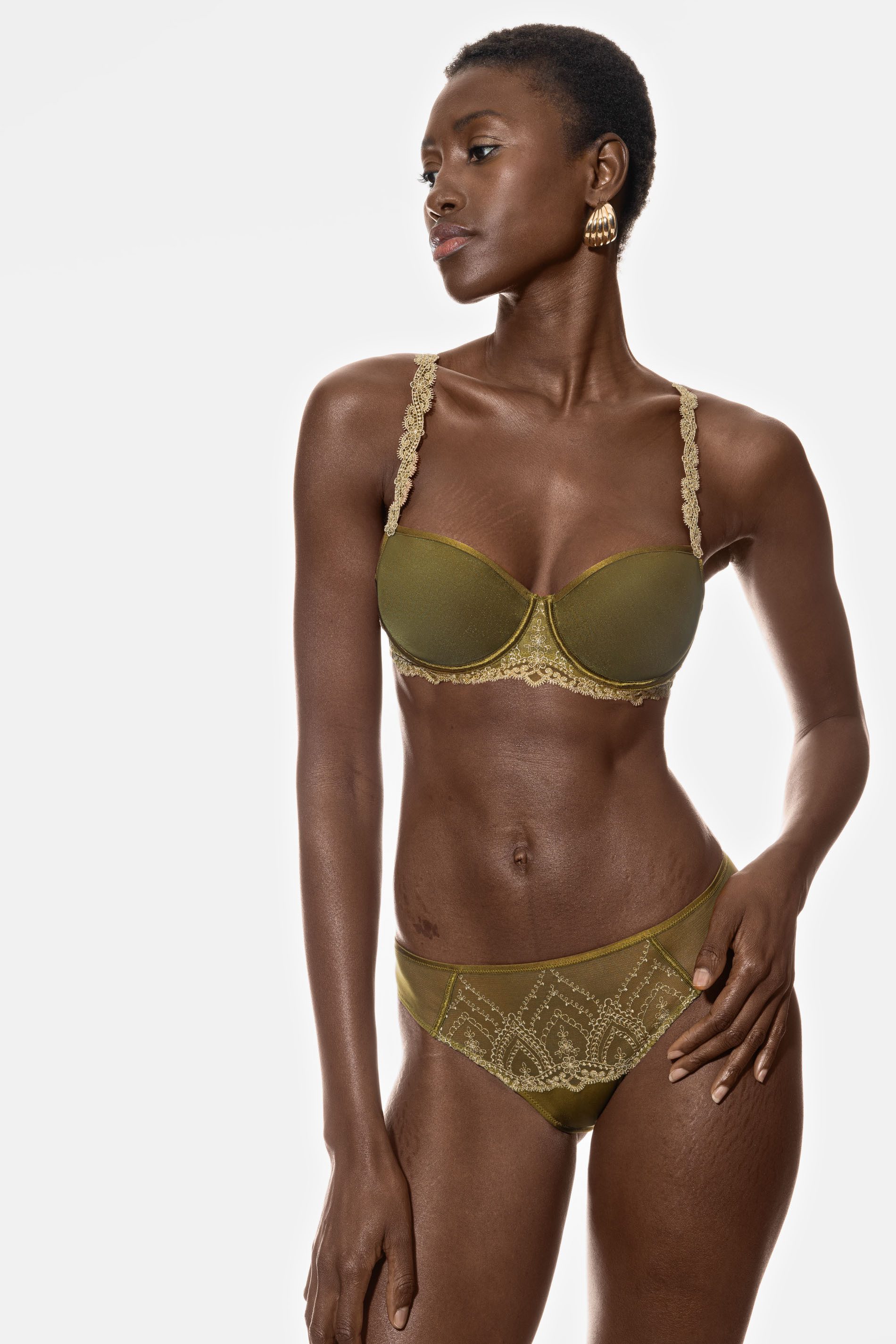 Mey Bügel-BH Damen Serie Mysterious Uni (1-tlg., 1) Bügel-BH aus innovativem 3D-Material, Spitze & Stickerei, atmungsaktiv