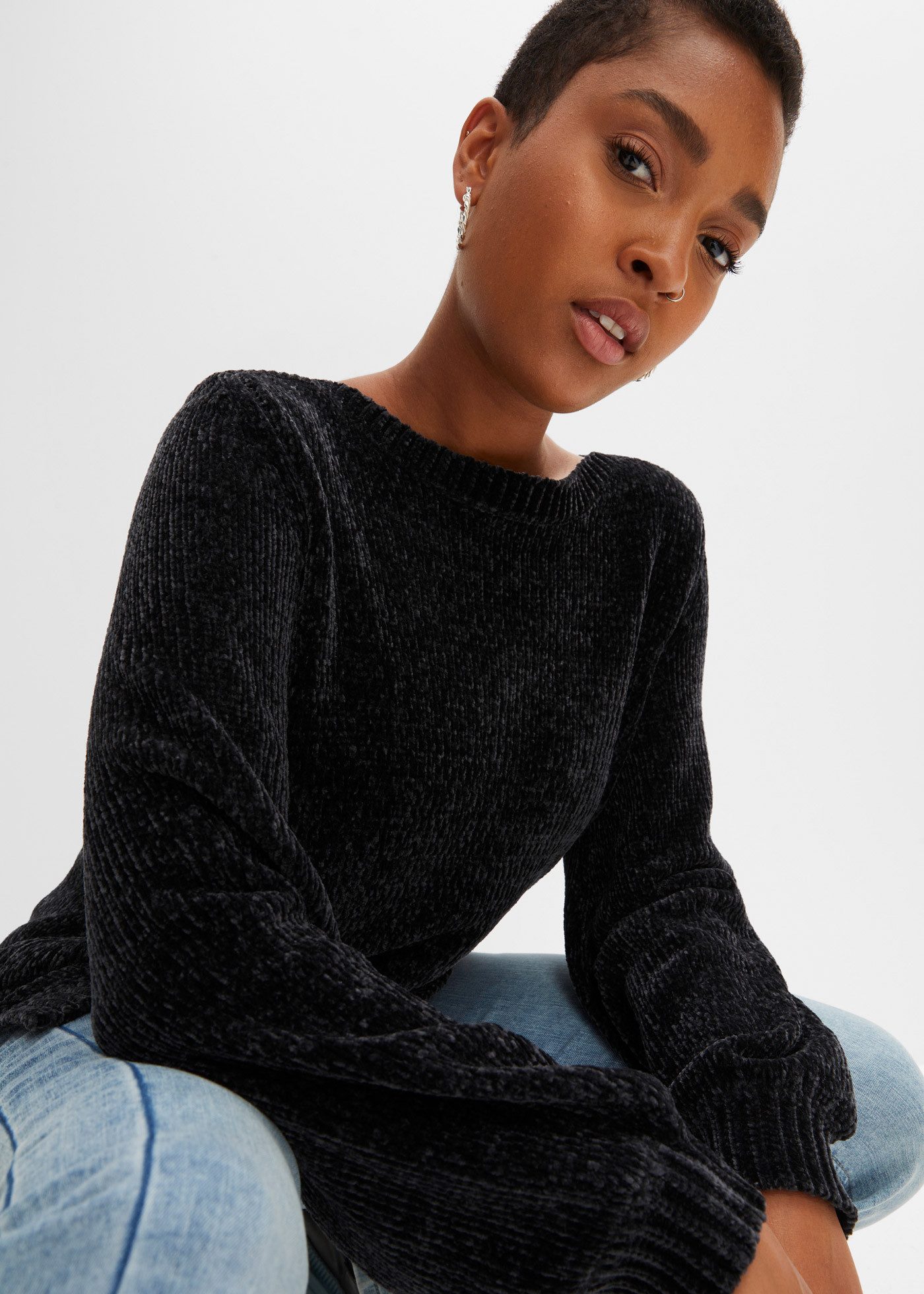 bonprix Longpullover aus Chenille, mit breitem U-Boot-Ausschnitt, hinten etwas länger
