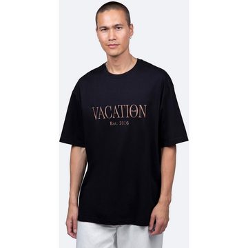 On Vacation Club T-Shirt Classic Logo
