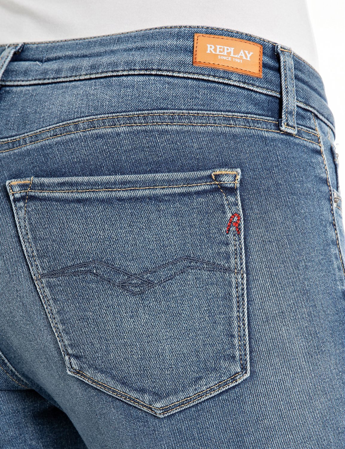 Replay Bootcut-Jeans NEW LUZ mit gesticktem R an der Gesäßtasche