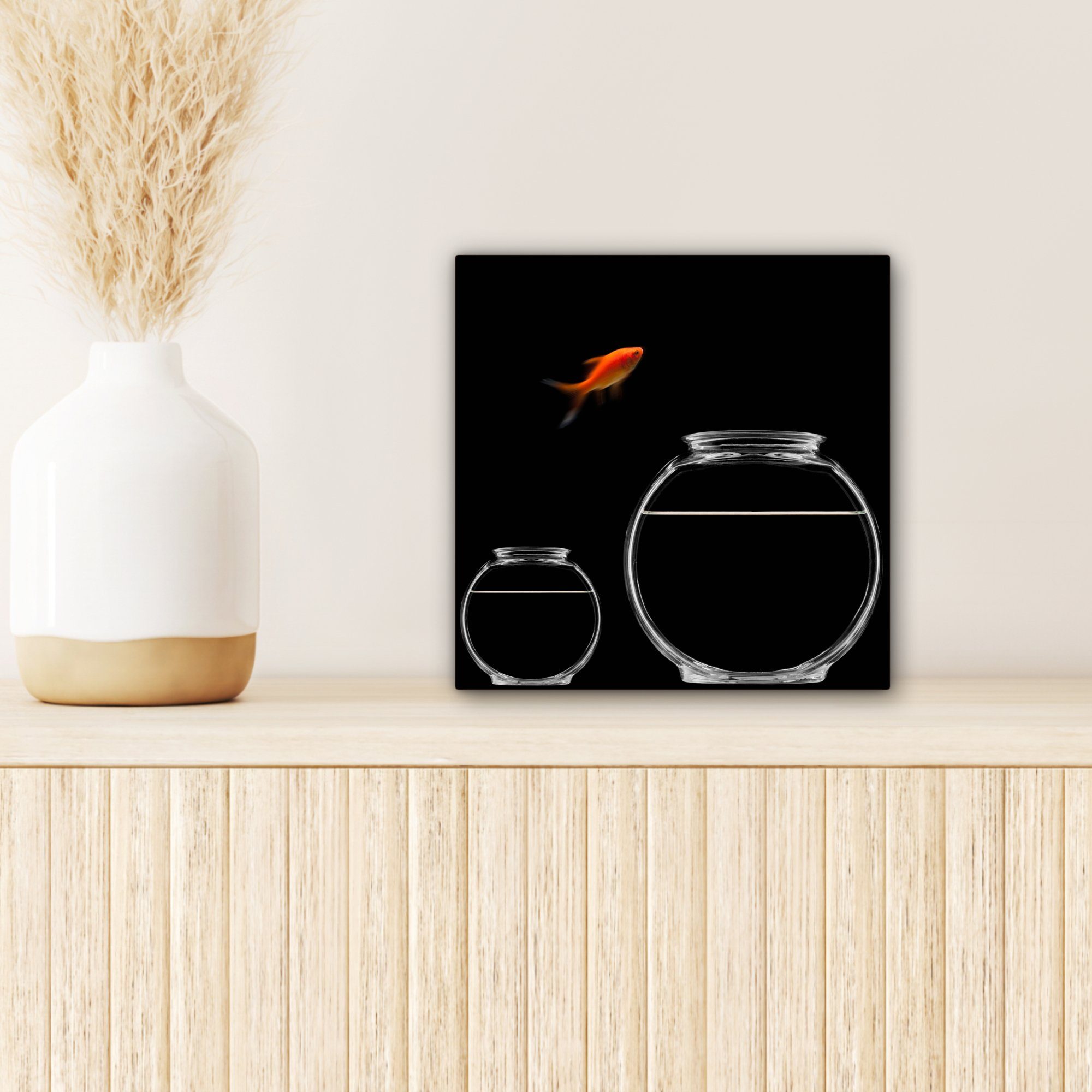 für Bilder Goldfisch - 20x20 - Leinwand Schwarz, cm St), Wohnzimmer Schlafzimmer, Fischglas (1 Leinwandbild OneMillionCanvasses®