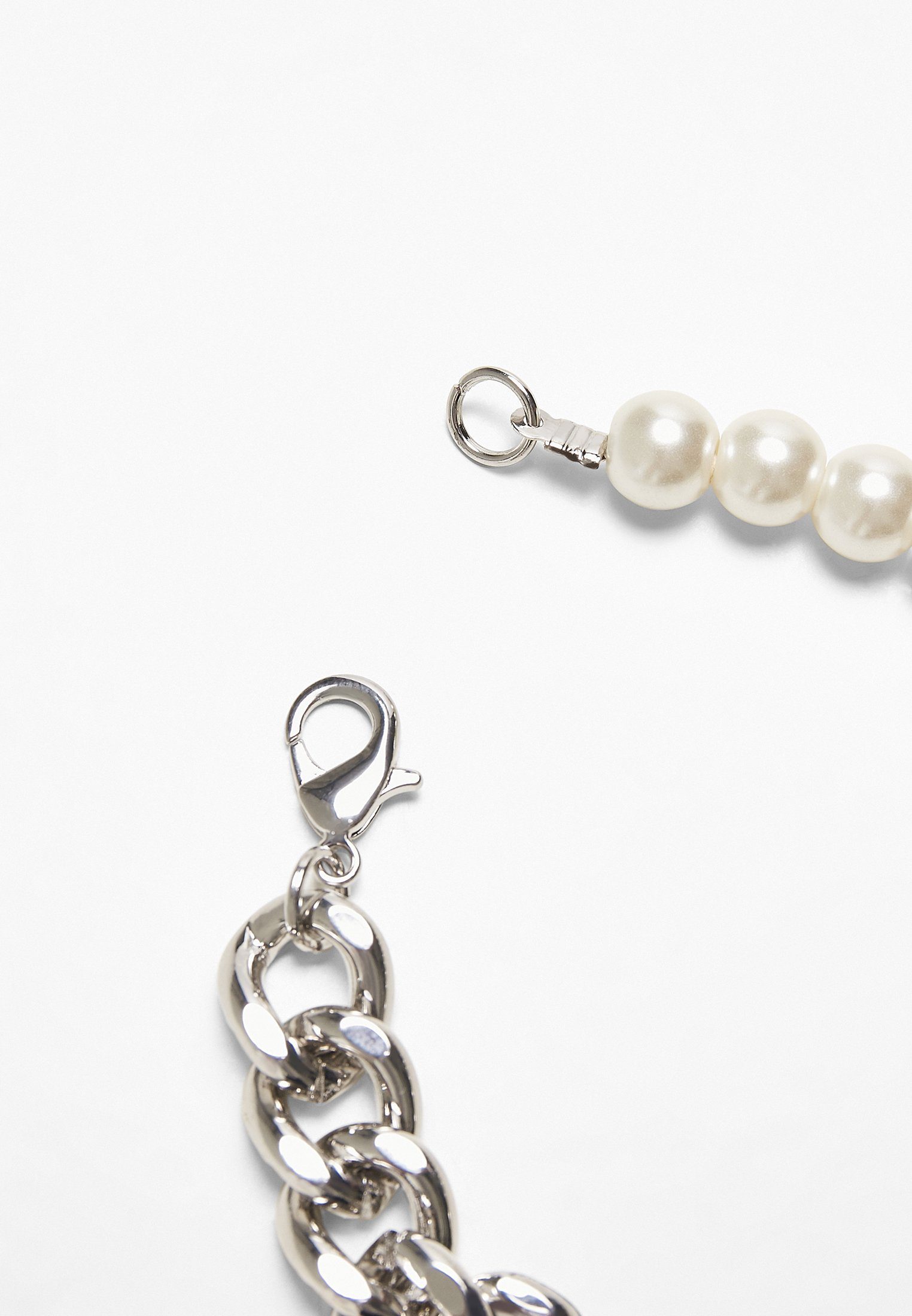 Flat Bettelarmband Accessoires Chain Bracelet URBAN CLASSICS Pearl